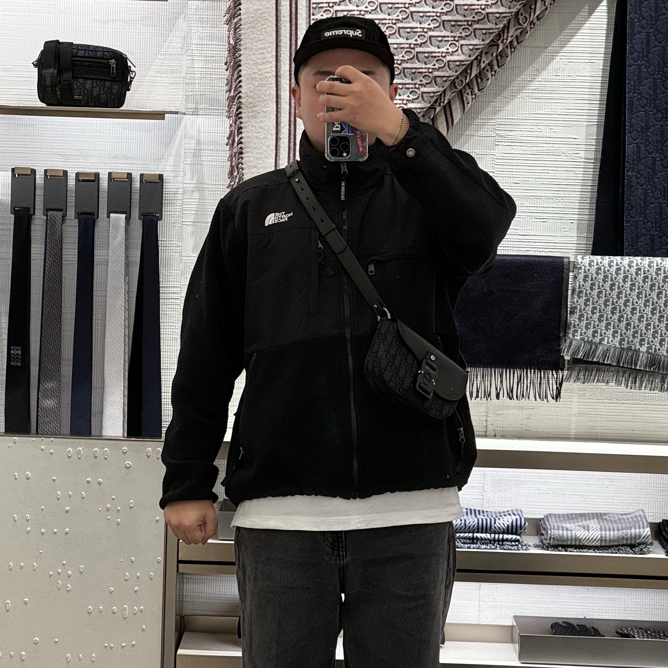 슈프림 밀리터리 캠프캡 블랙 - 23FW, 노스페이스 화이트 라벨 뉴 유틸리티 플리스 자켓 블랙 착용 스타일