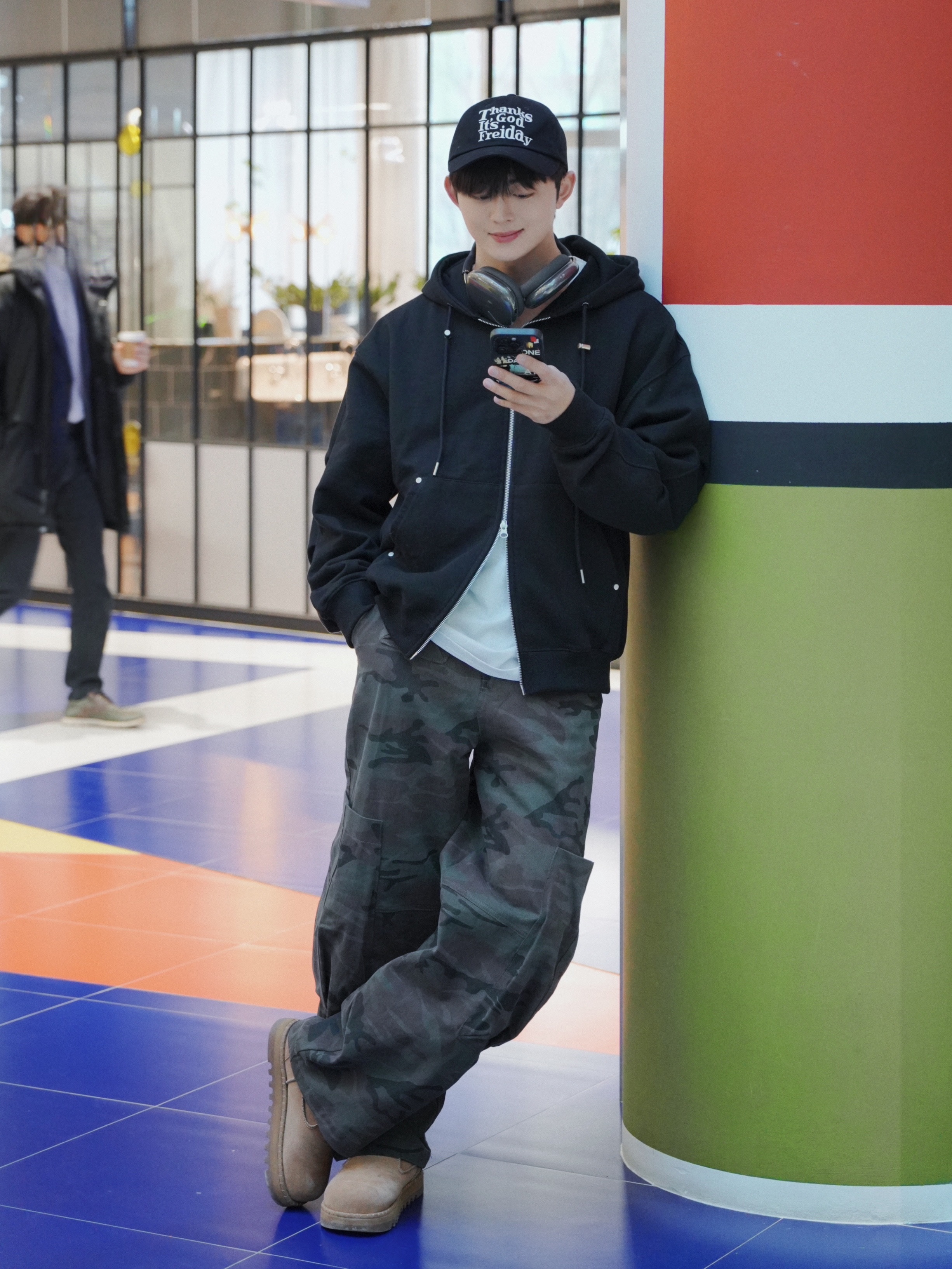 Kinchi Mistake Project Toboo Brown, Apple AirPods Max Lightning Space Gray (Korean Ver.) 착용 스타일 - 1