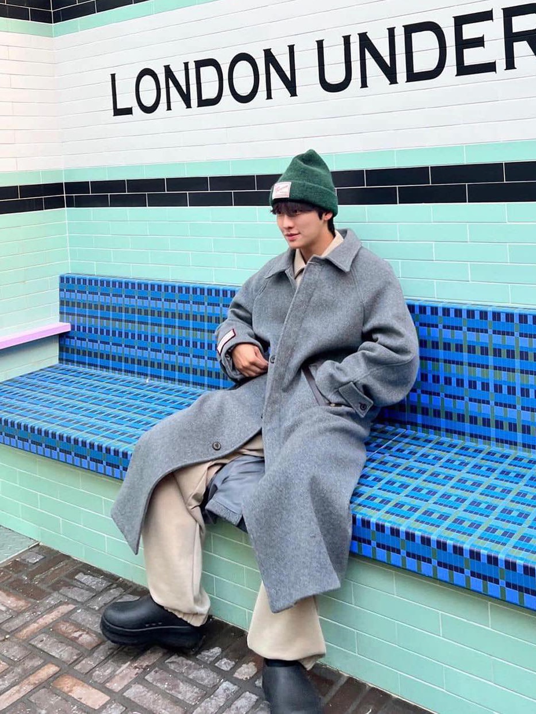 [KREAM 단독] STU Overfit Double Breasted Cashmere Coat Grey, Needles Balcollar Coat W/PE/R/N Tweed Herringbone 착용 스타일 - 2
