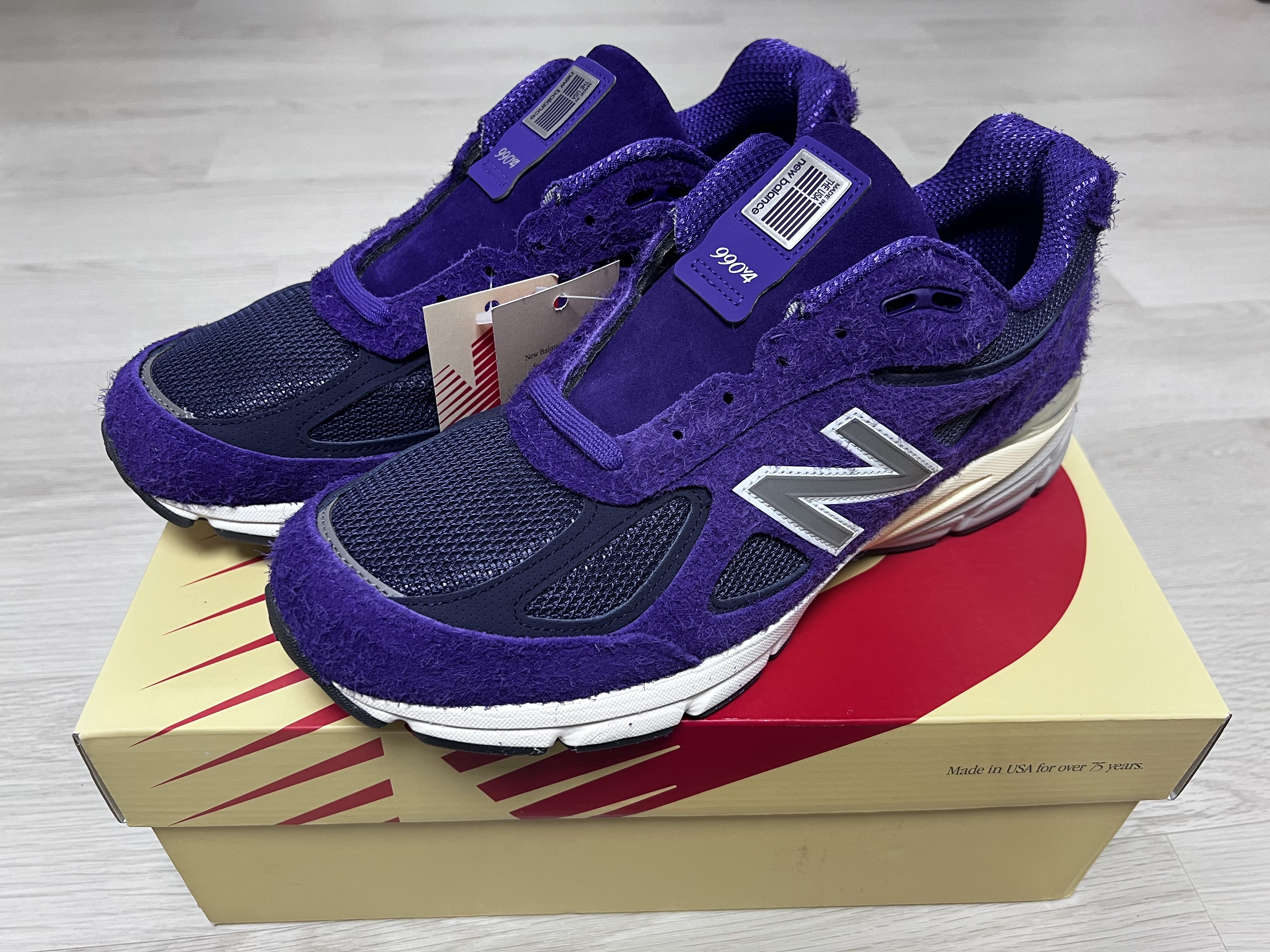 New Balance 990v4 Made in USA Purple Suede 착용 스타일