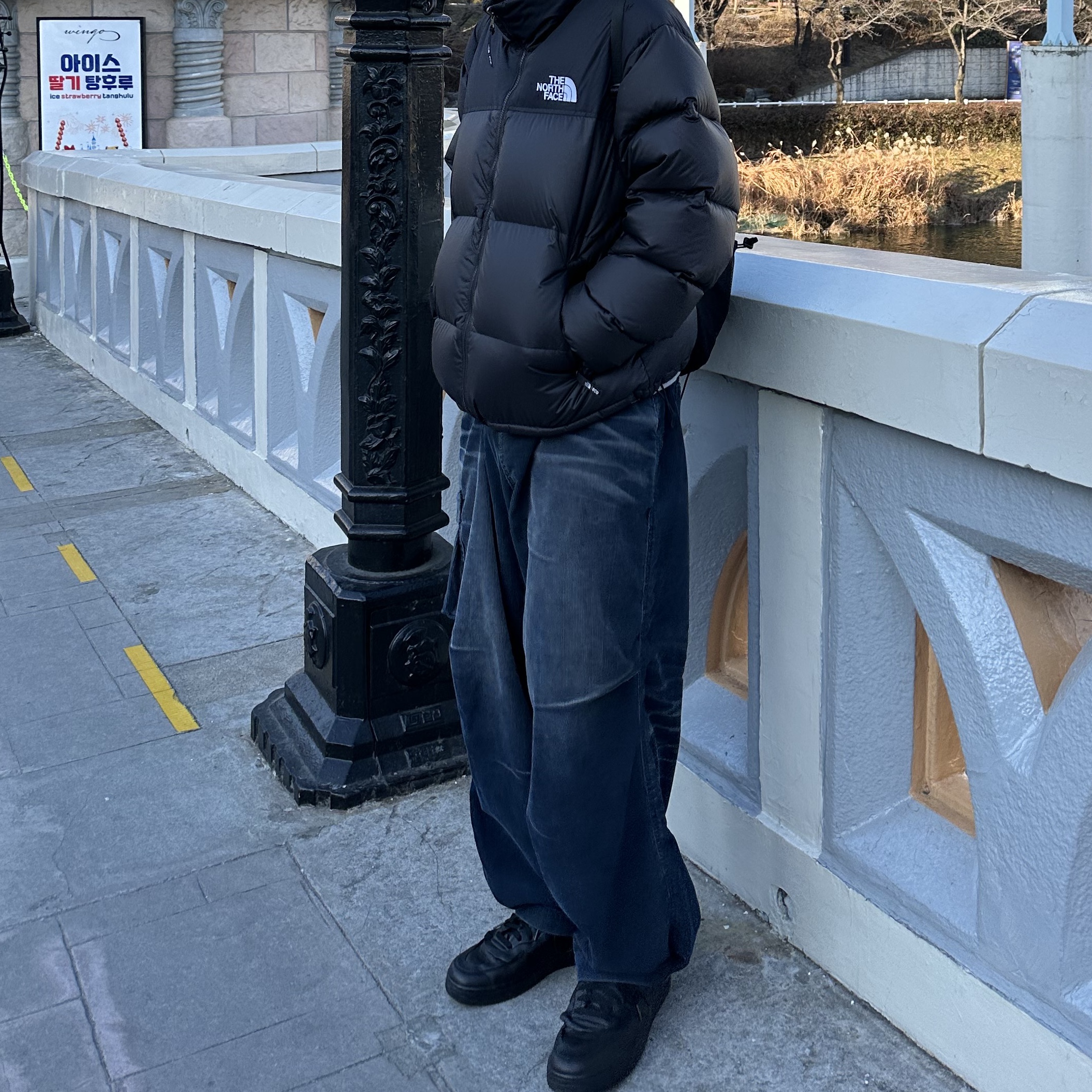 The North Face 1996 Eco Nuptse Jacket Black, Nike x Comme des Garcons Homme Plus Air Force Mid Black 착용 스타일 - 2