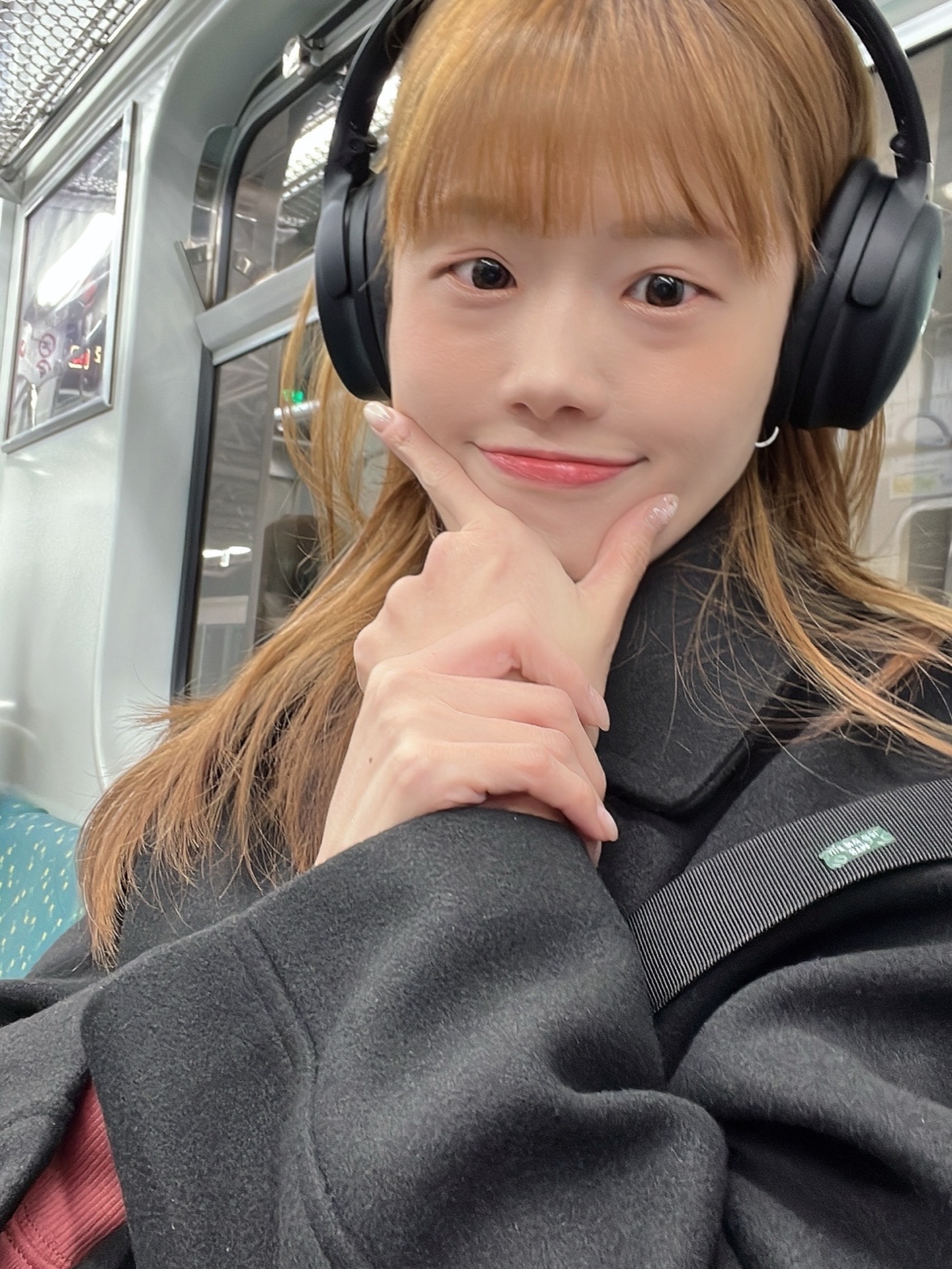 BOSE QC45 Triple Black (Korean Ver.) 착용 스타일 - 1