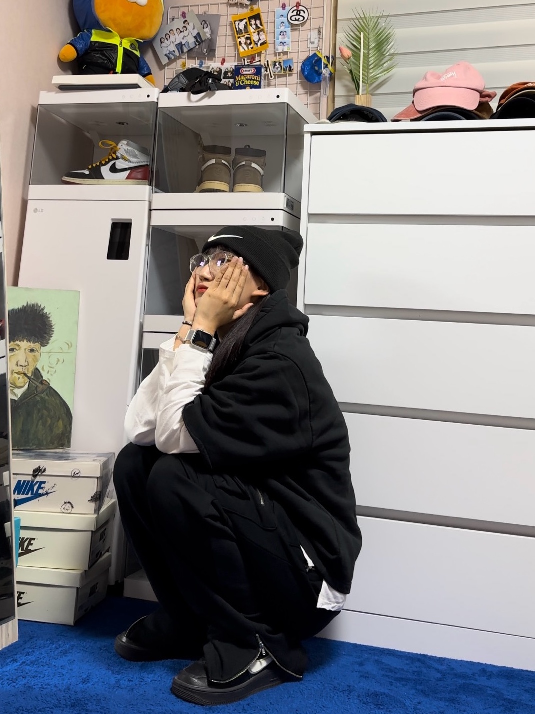 Nike x Stussy NRG Cuffed Beanie Black, Stussy SS Boxy Cropped Hoodie Black 착용 스타일 - 3