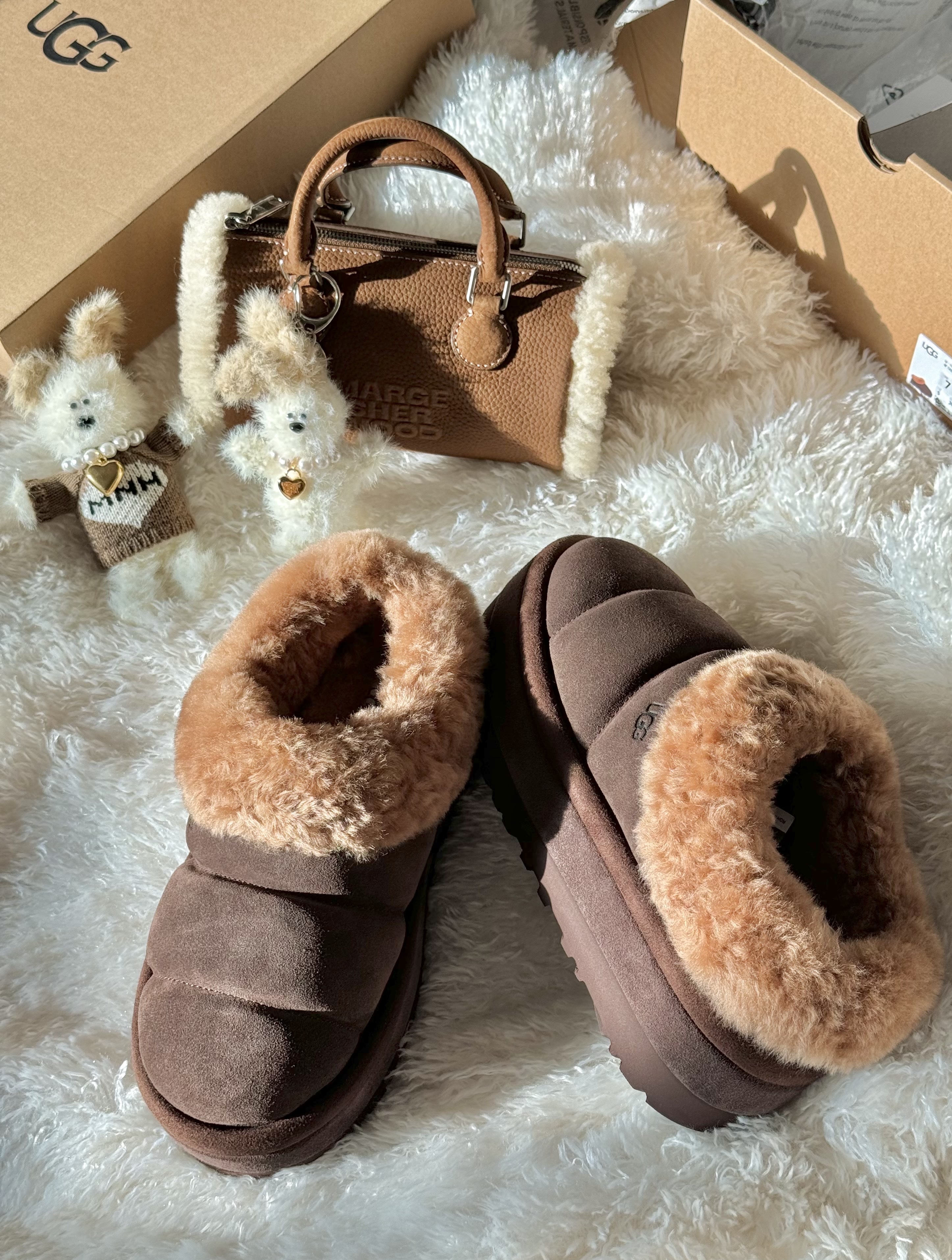 (W) UGG Tazzlita Hardwood, (W) UGG Tazzlita Chestnut 착용 스타일 - 5