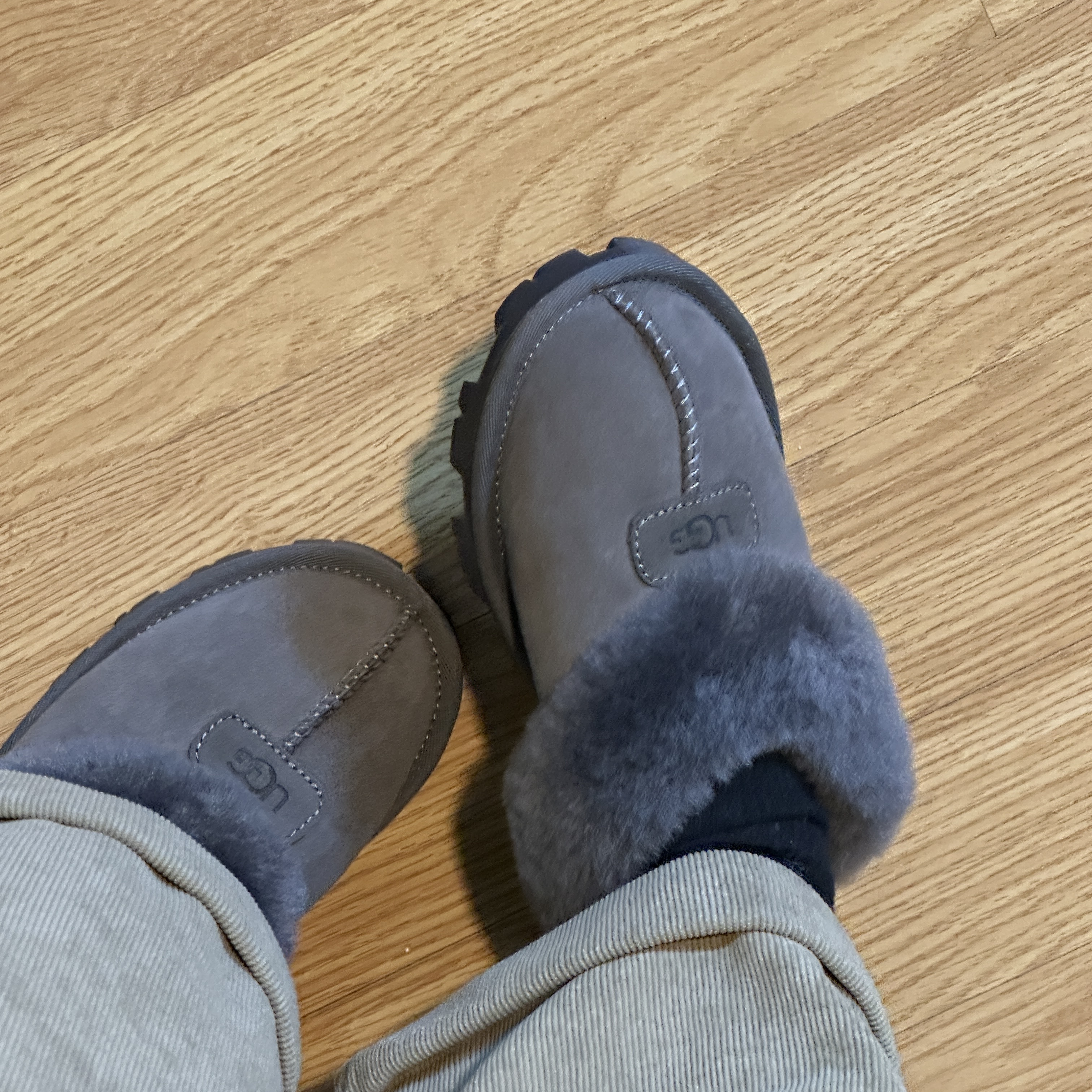 (W) UGG Coquette Slipper Grey 착용 스타일 - 1