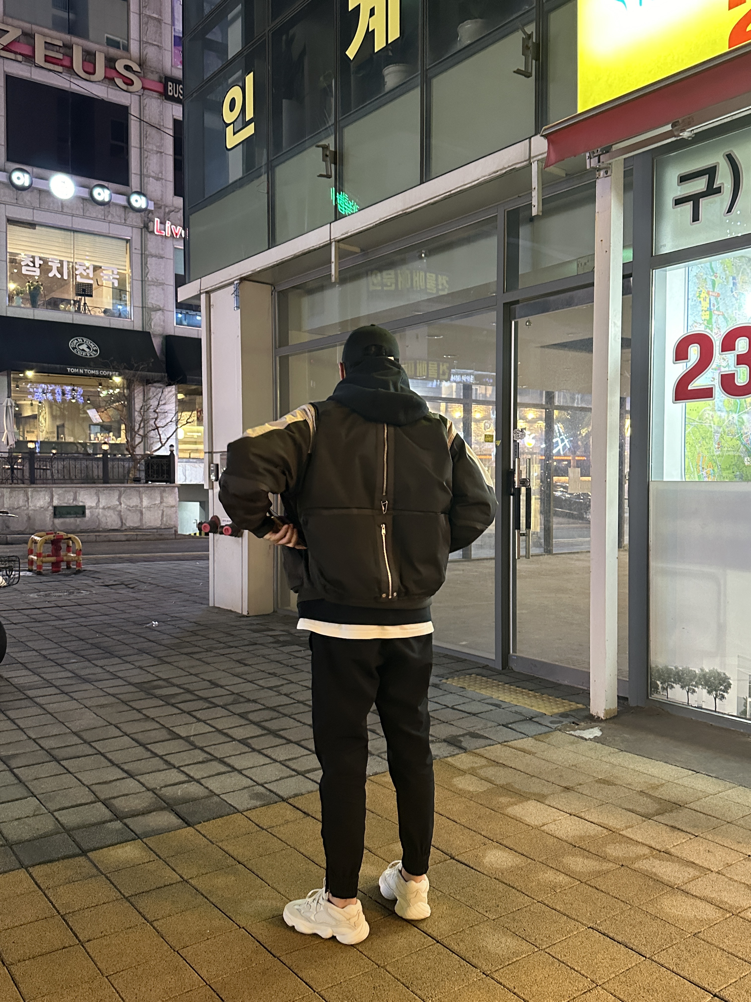 Undermycar Wani Kame Multi Block Pocket Turtle Bomber Driftwood - 22FW, Nike x Patta x FC Barcelona Solo Swoosh Hoodie Culers del Món (FD4147-010) 착용 스타일 - 1