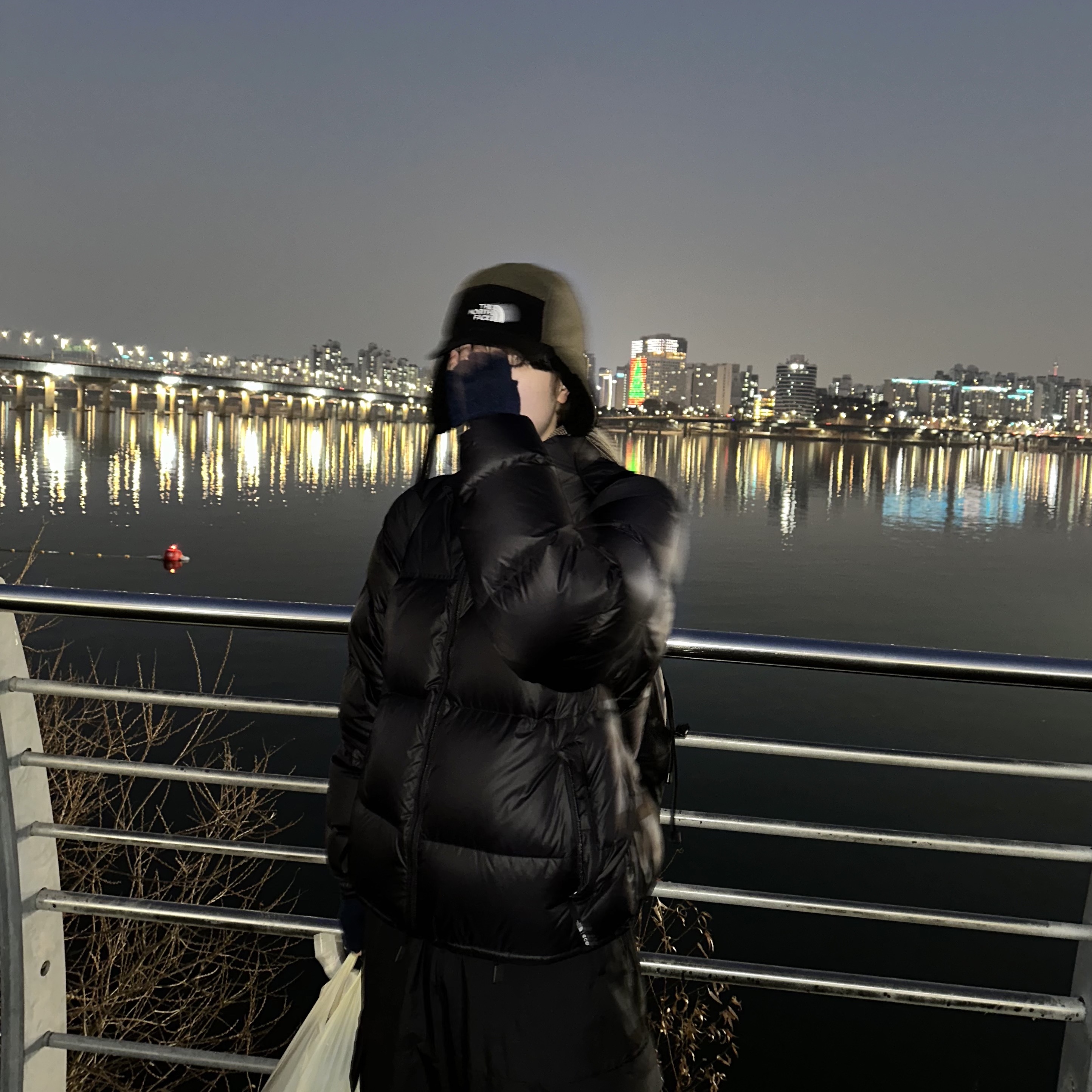 The North Face 1996 Eco Nuptse Jacket Black 착용 스타일 - 1