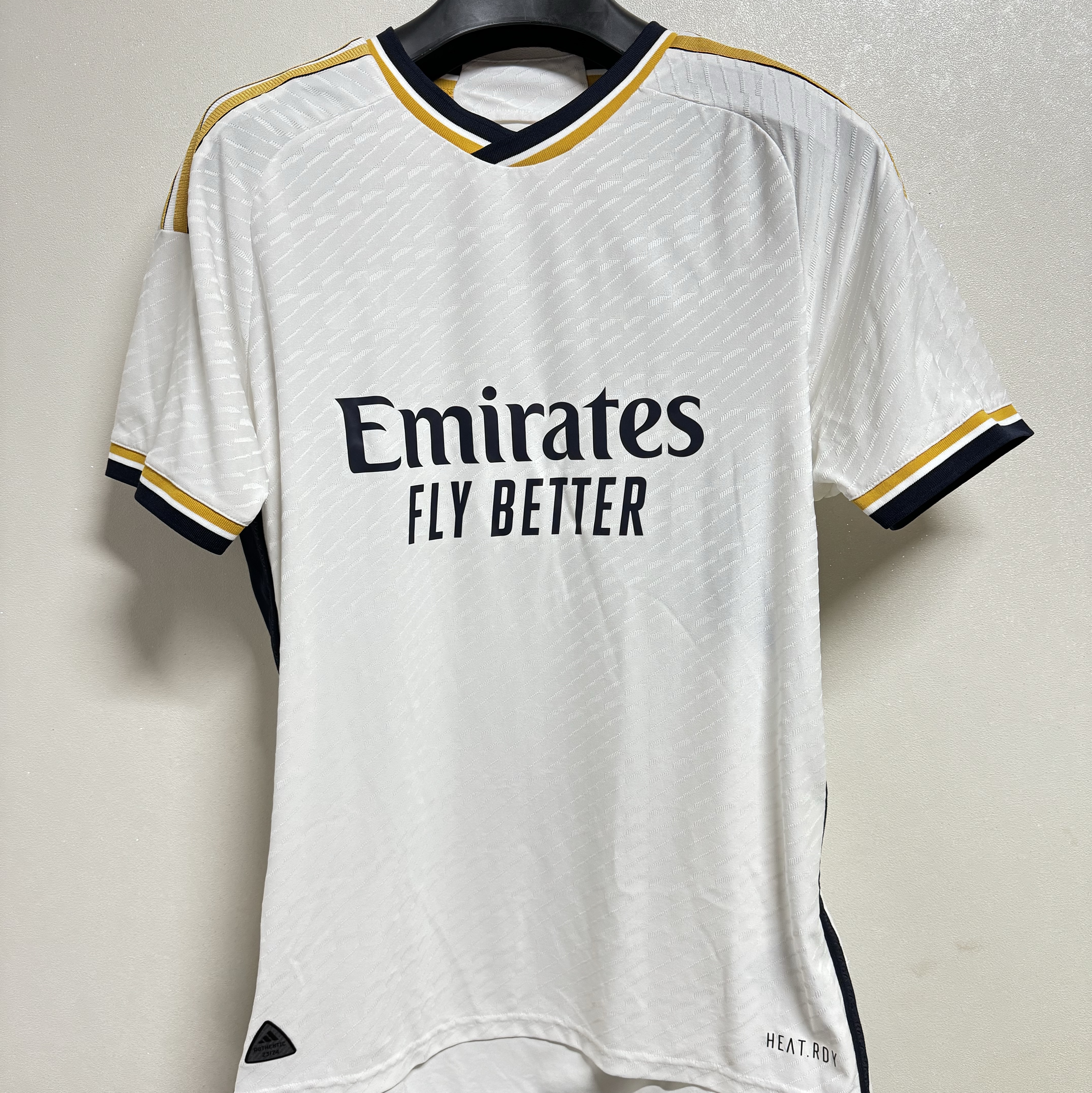 Adidas Real Madrid 2023/24 Home Jersey White - KR Sizing (Non Marking Ver.) 착용 스타일