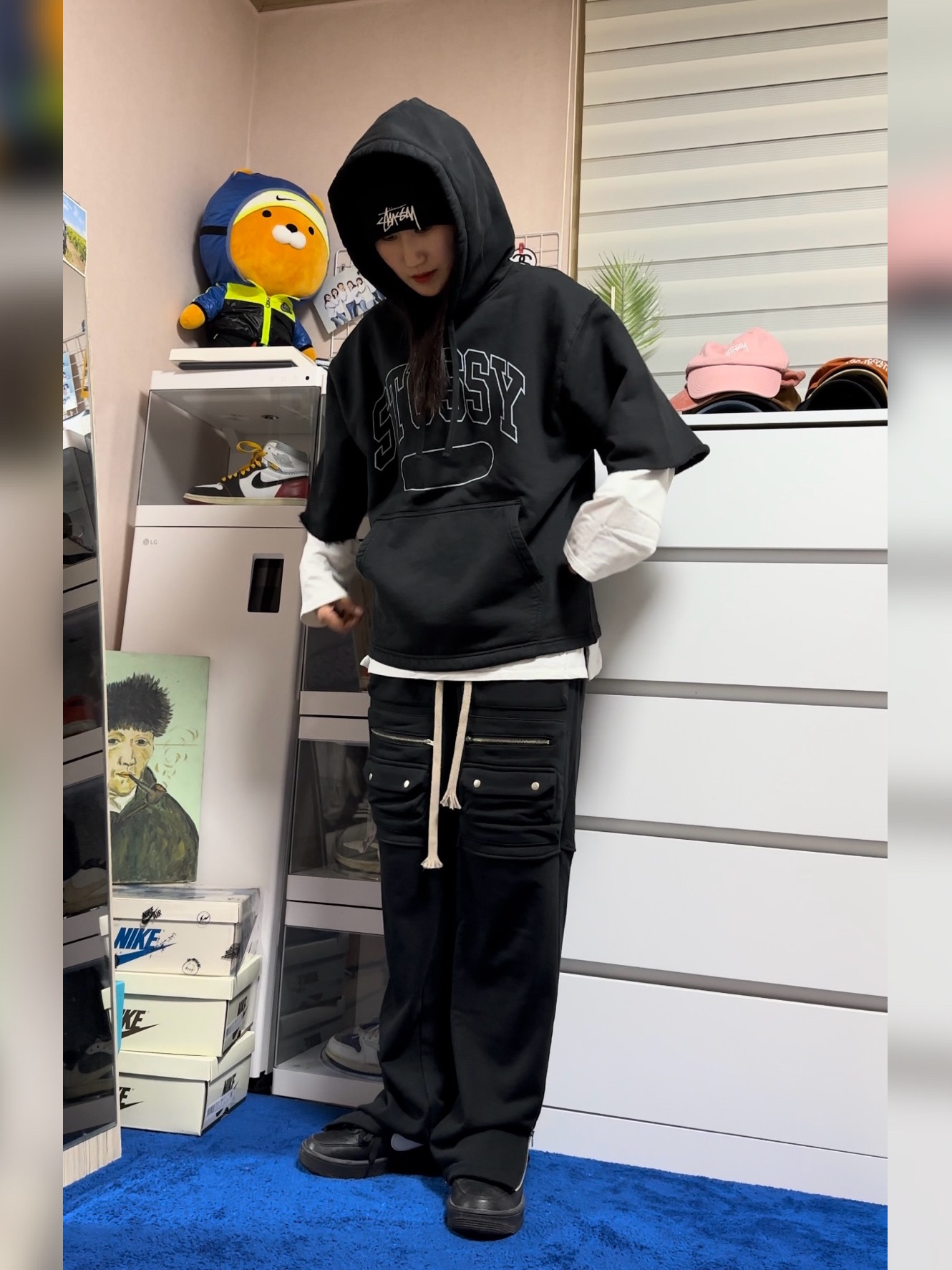 Nike x Stussy NRG Cuffed Beanie Black, Stussy SS Boxy Cropped Hoodie Black 착용 스타일 - 2