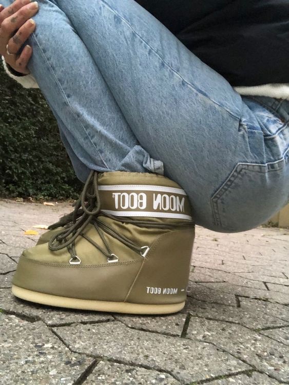 (W) Moon Boot Icon Low Nylon Boots Khaki 착용 스타일