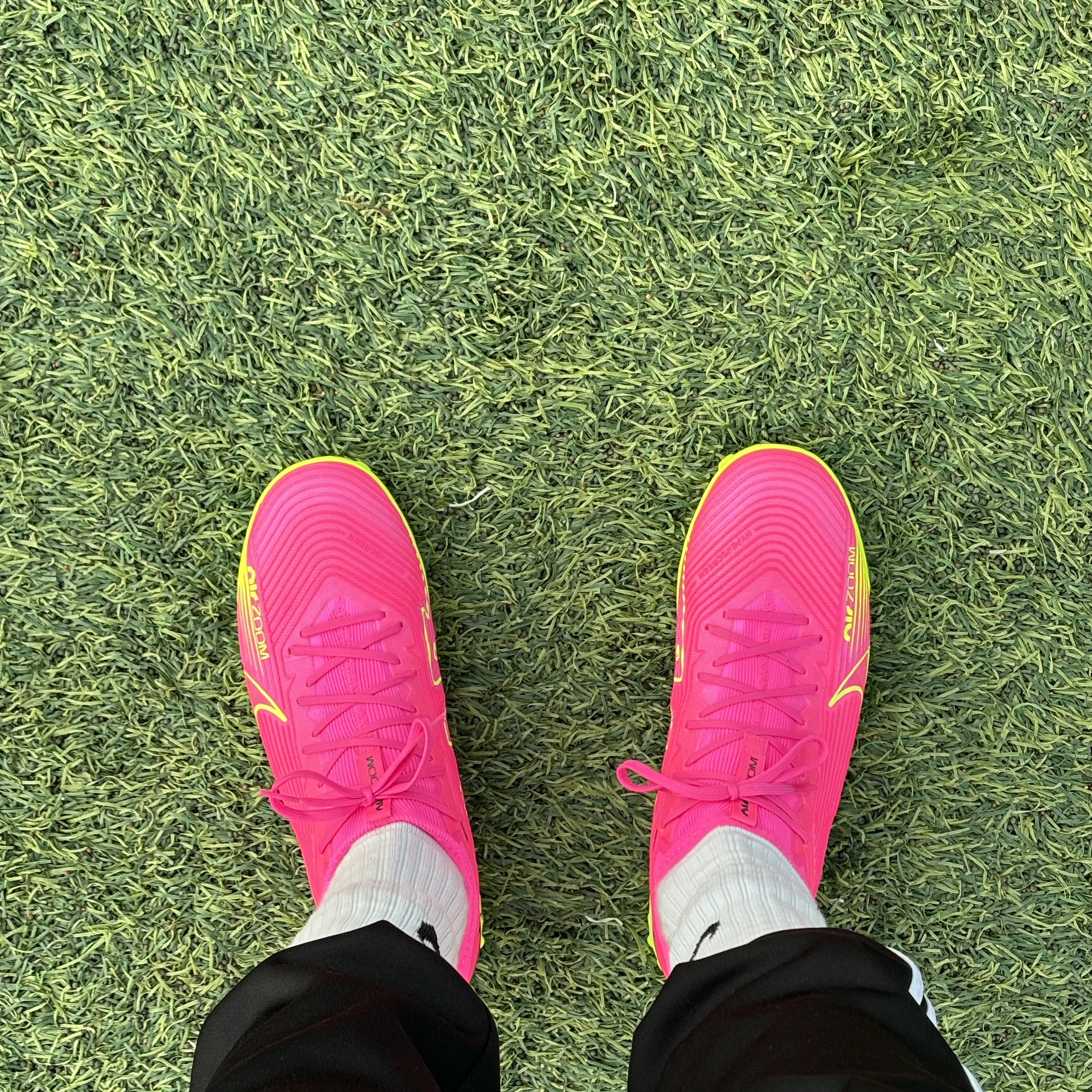 Nike Zoom Mercurial Vapor 15 Pro TF Pink Blast Volt 착용 스타일