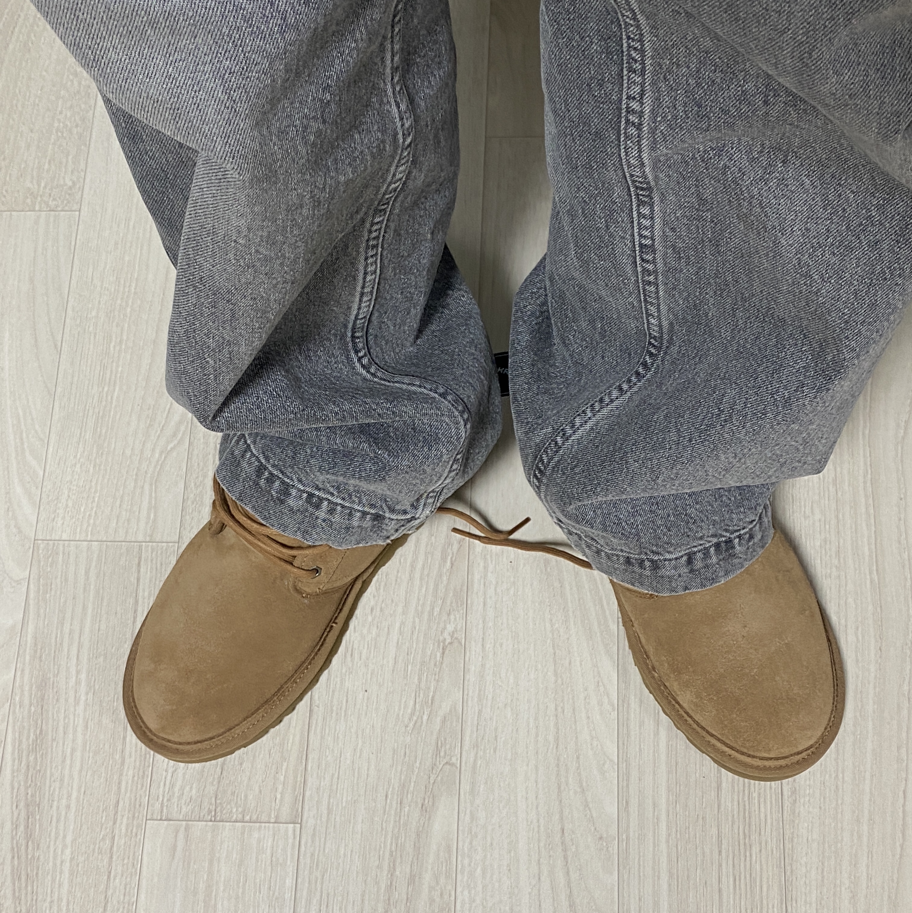 UGG Neumel Sheepskin Boots Chestnut 착용 스타일