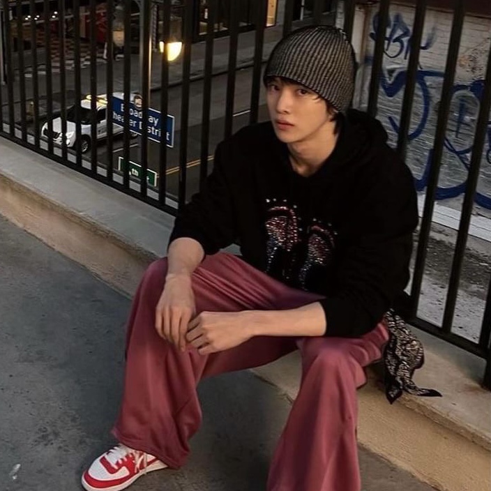 Needles Straight Track Pants Poly Smooth Smoke Pink, Needles H.D. Track Pants Poly Smooth Smoke Pink 착용 스타일