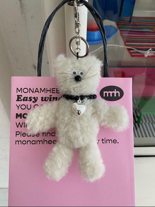 [KREAM 단독] Monamhee Creami Keyring Cream 착용 스타일