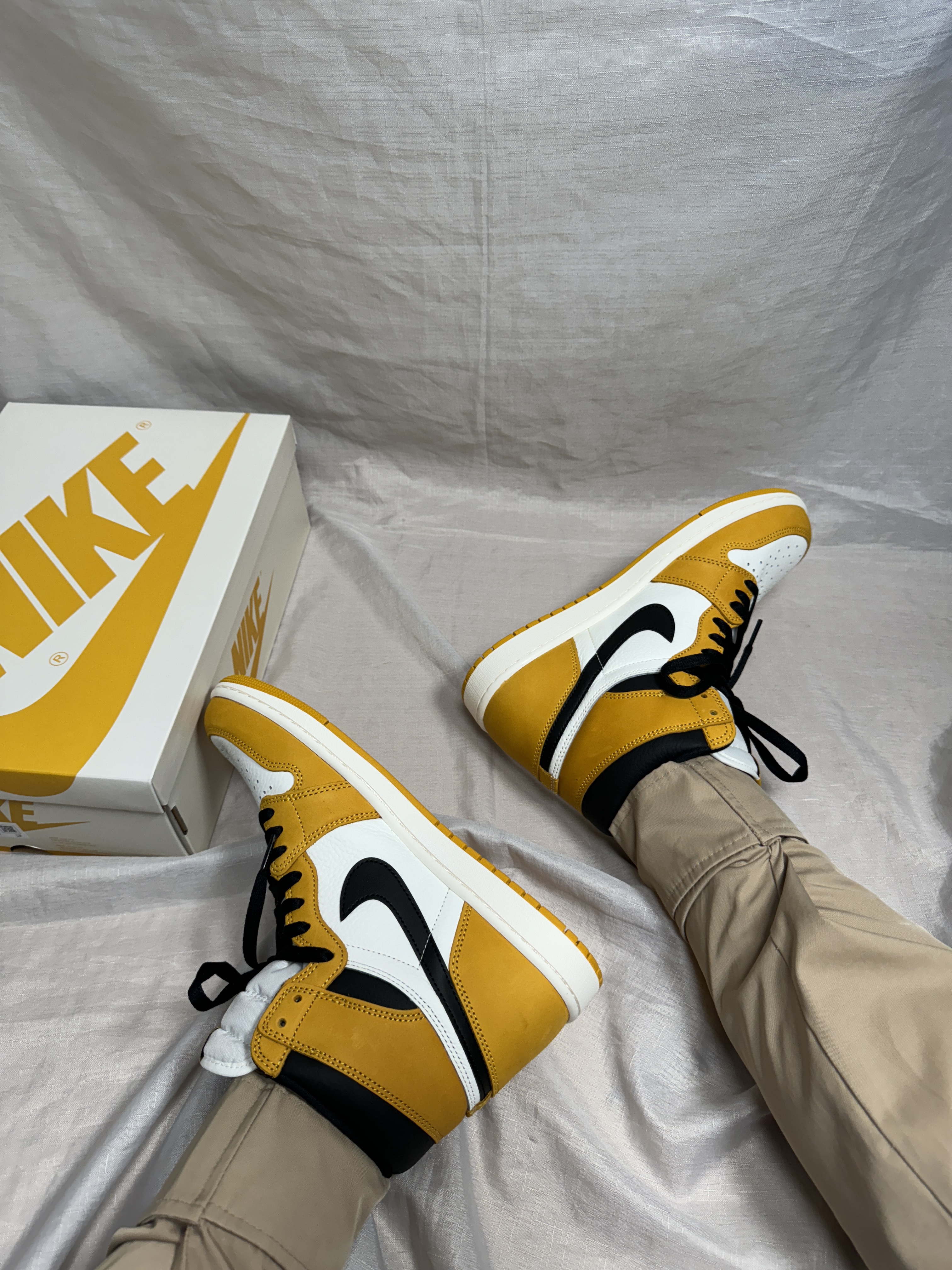 Jordan 1 Retro High OG Yellow Ochre 착용 스타일