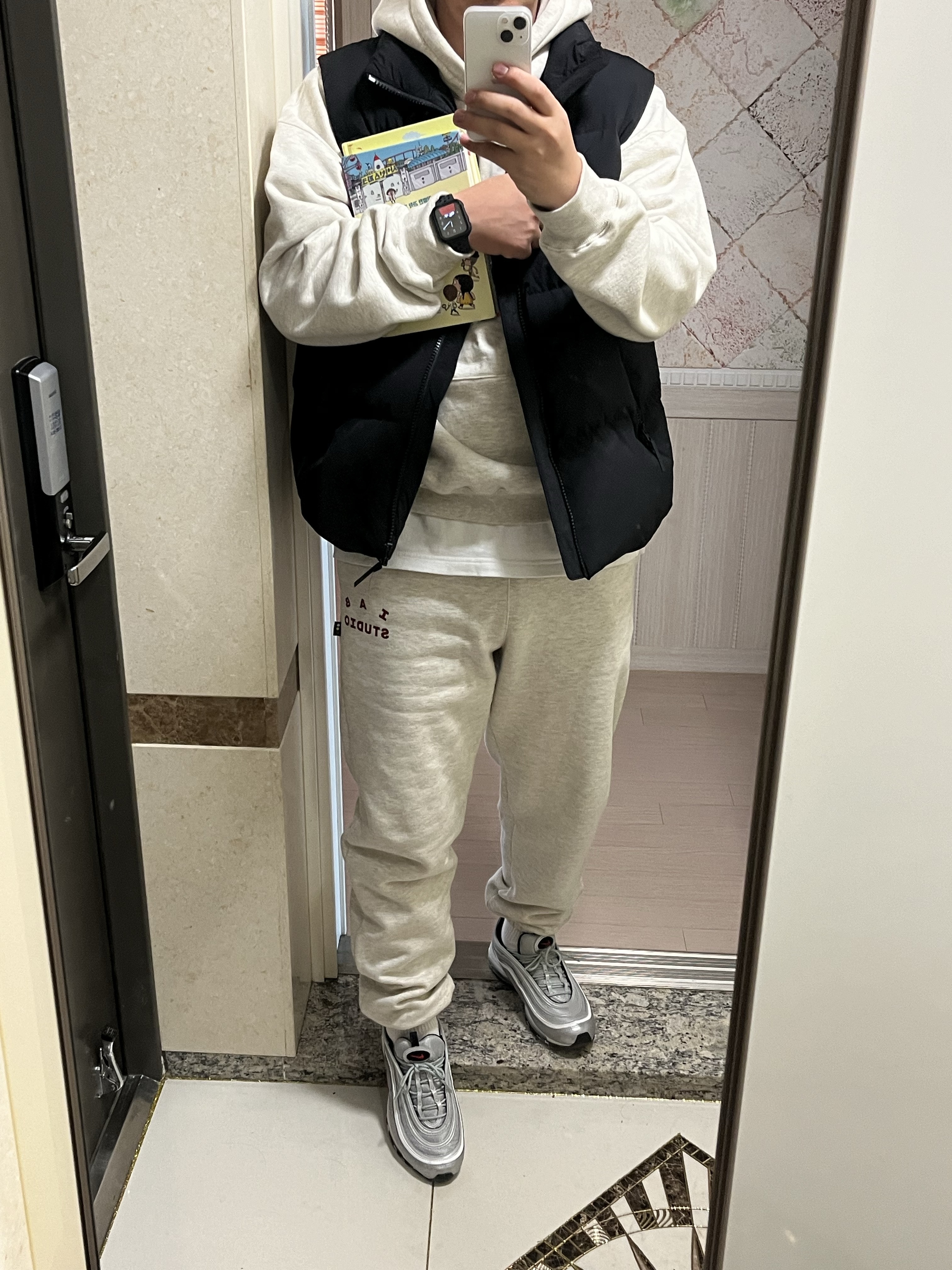 IAB Studio Hoodie Oatmeal Burgundy, IAB Studio Sweatpants Oatmeal Burgundy - 22SS 착용 스타일
