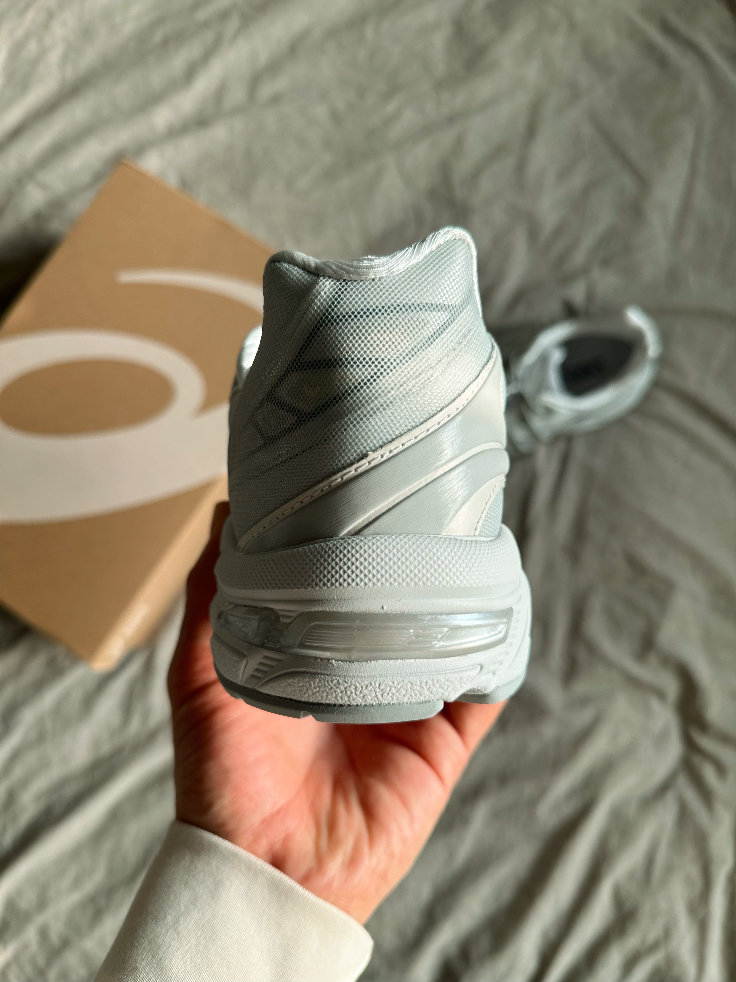 Asics x Atmos x Ojos Gel-1130 RE Glacier Grey Pure Silver 착용 스타일 - 4