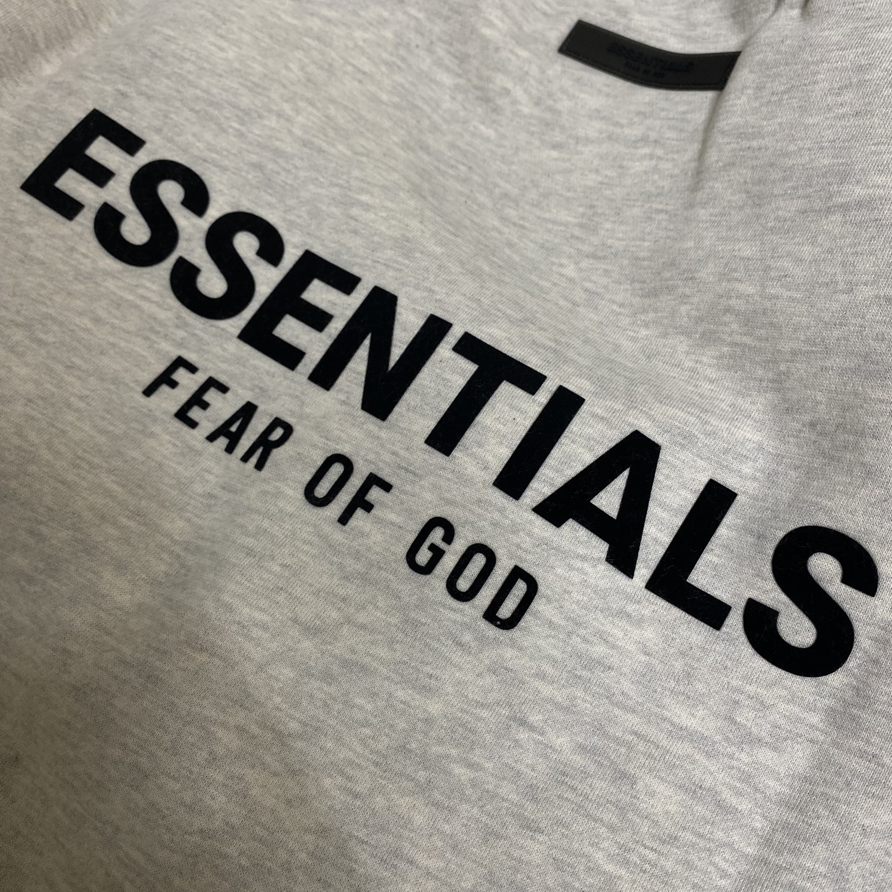 Essentials The Core Collection Crewneck Sweatshirt Dark Oatmeal 착용 스타일