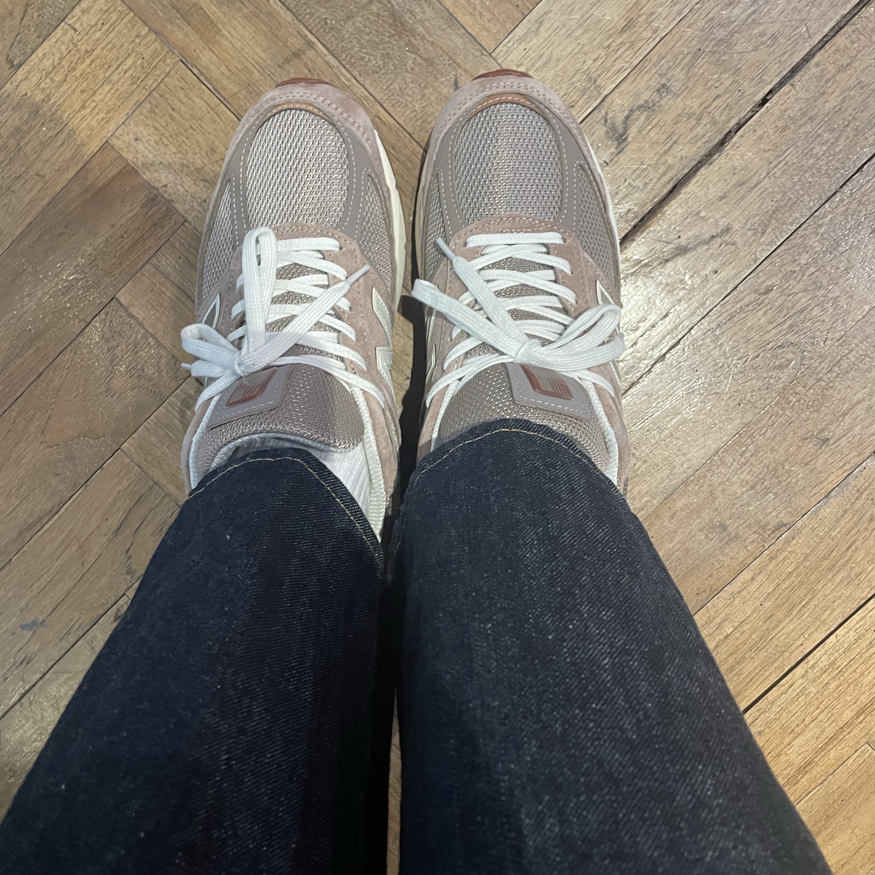 New Balance x Slow Steady Club 990v5 Made in USA Brown 착용 스타일
