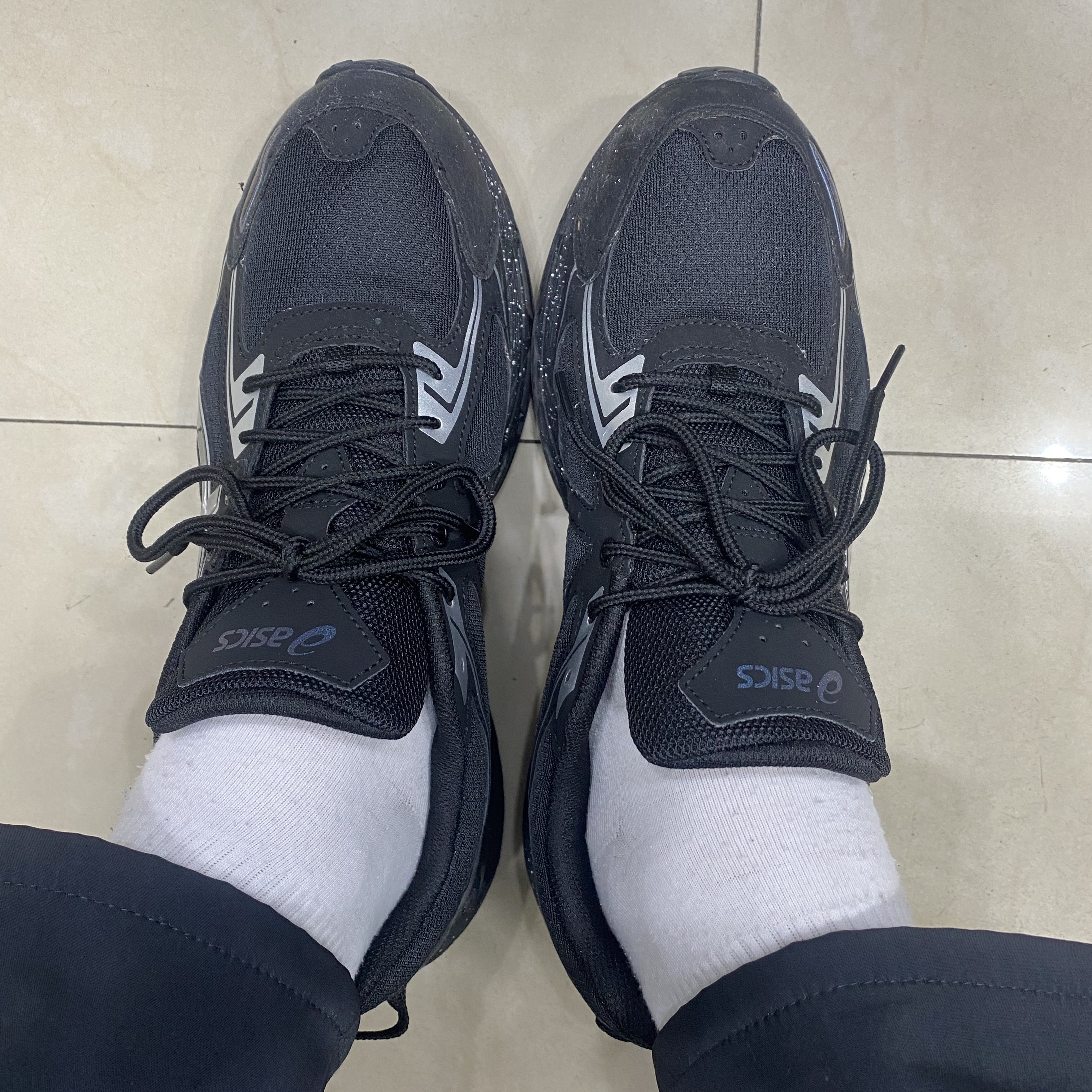 Asics Gel-Venture 6 Trail Black 착용 스타일 - 2