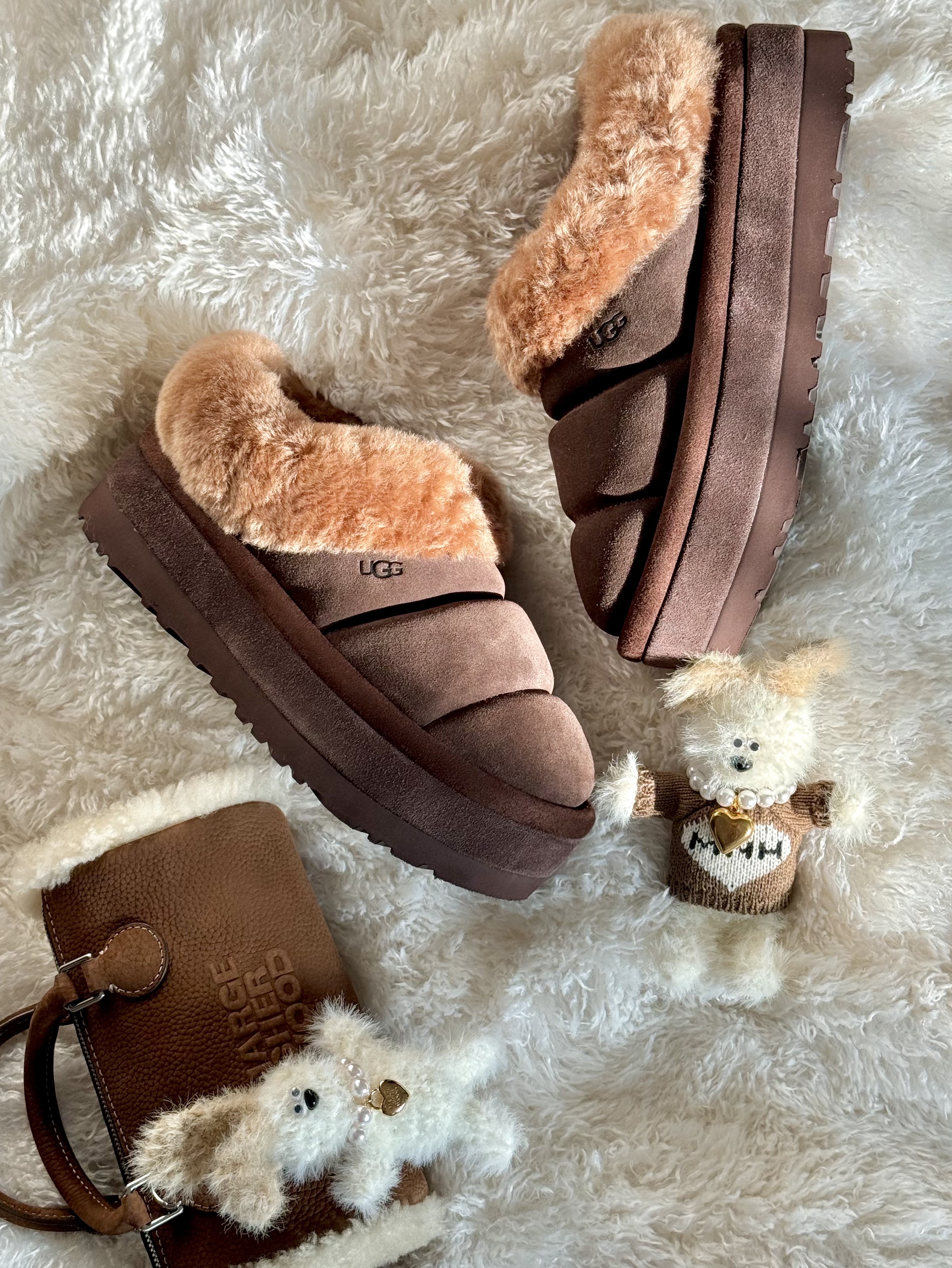(W) UGG Tazzlita Hardwood, (W) UGG Tazzlita Chestnut 착용 스타일 - 4