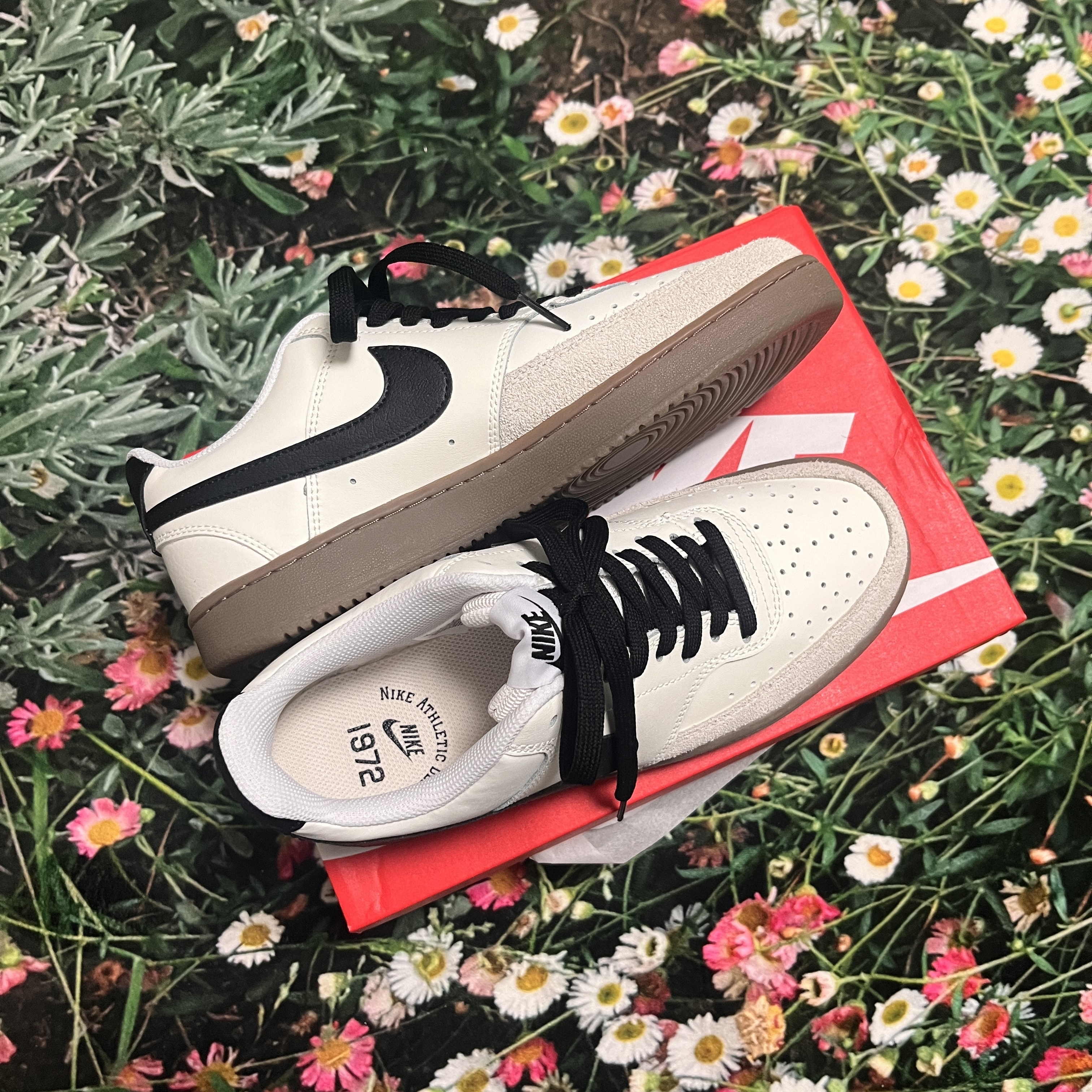 Nike Court Vision Low Sail Light Orewood Brown 착용 스타일 - 1