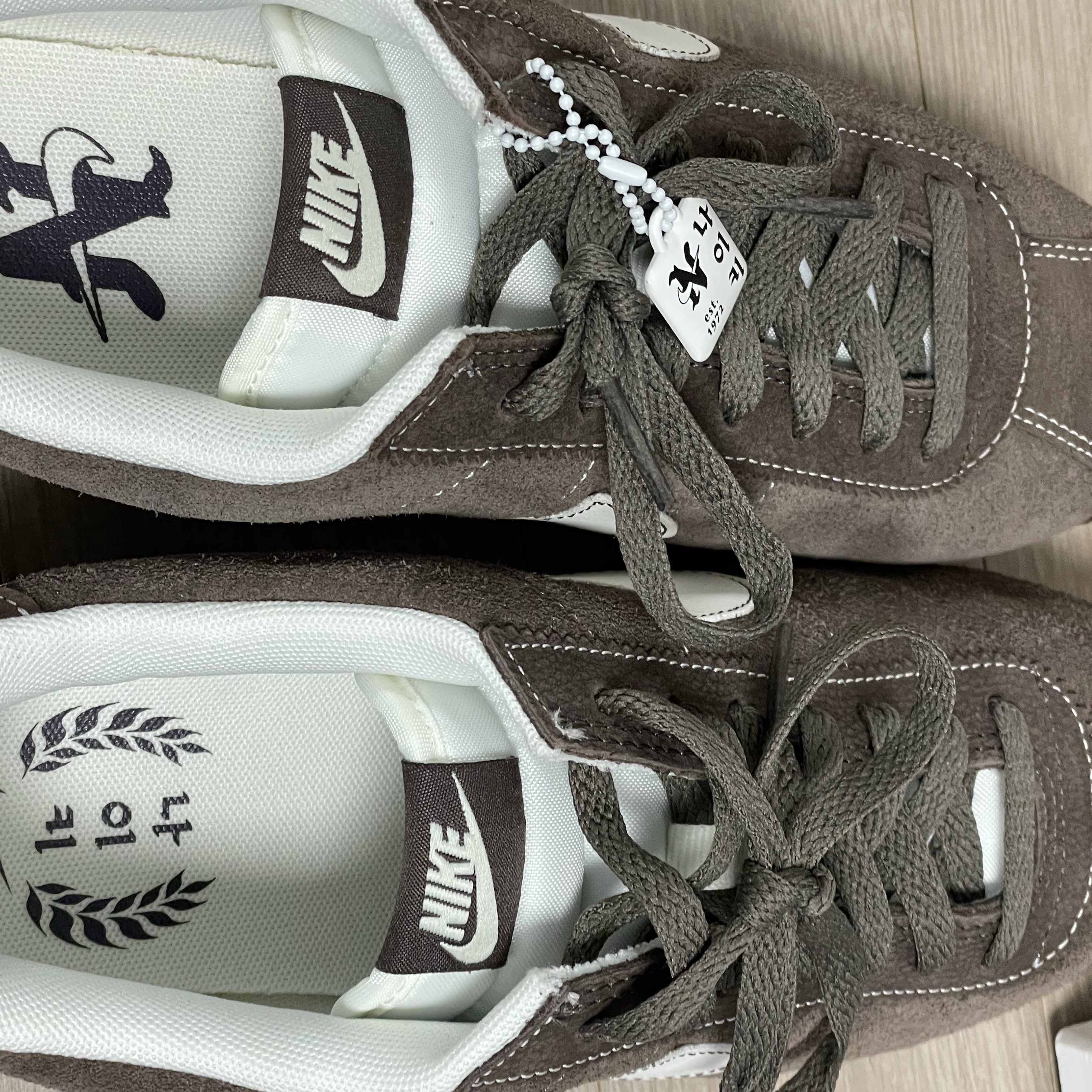 Nike Cortez SE Hangul Day Baroque Brown Sail 착용 스타일