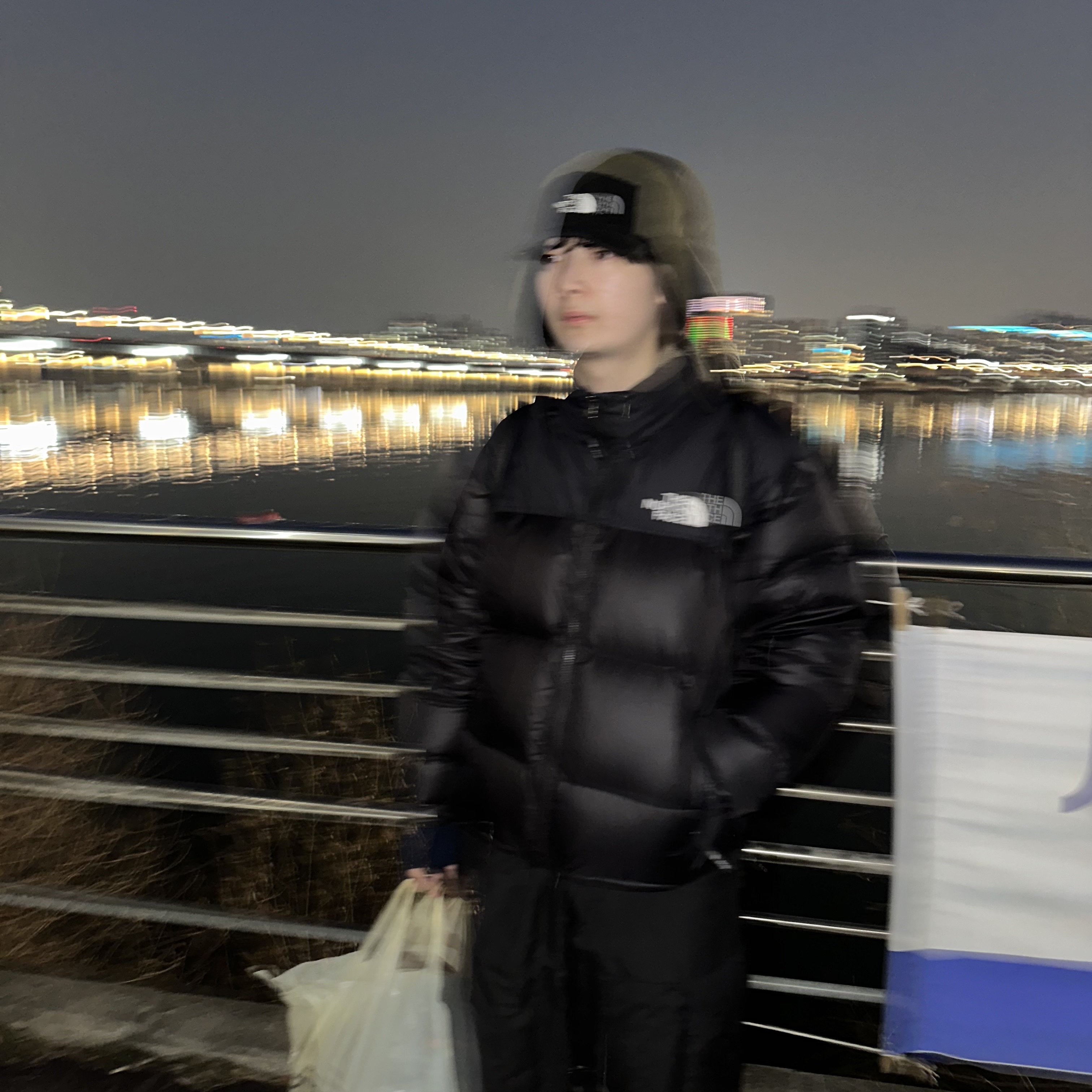 The North Face 1996 Eco Nuptse Jacket Black 착용 스타일 - 2