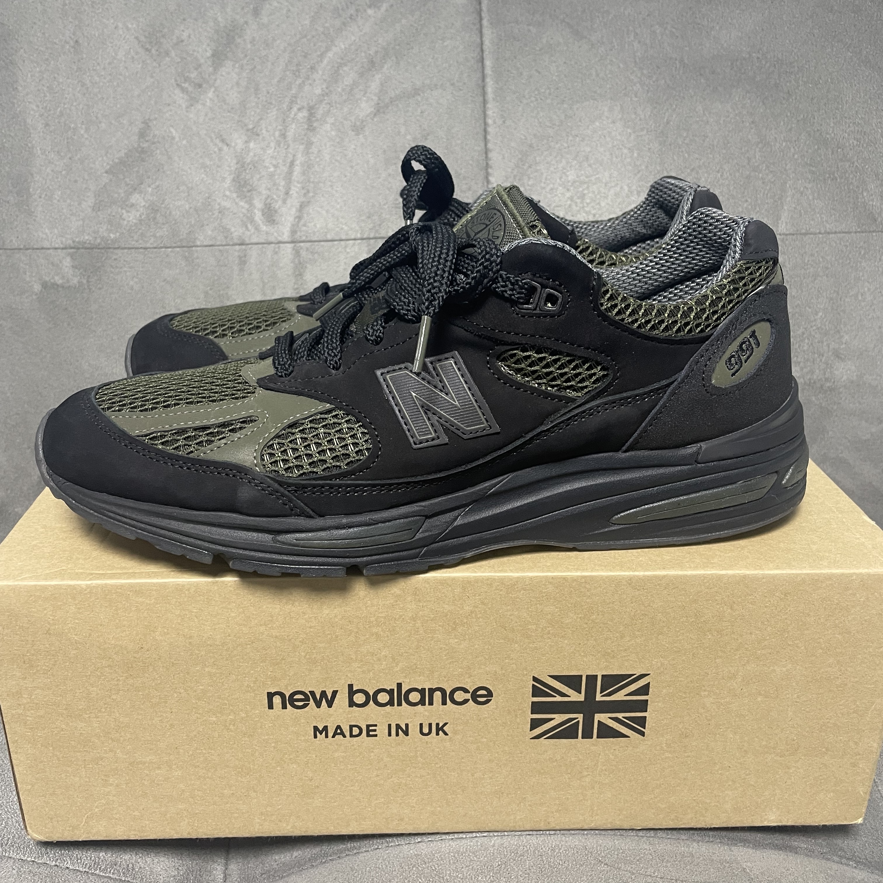 New Balance x Stone Island 991v2 Made in UK Black Olive Night 착용 스타일 - 1