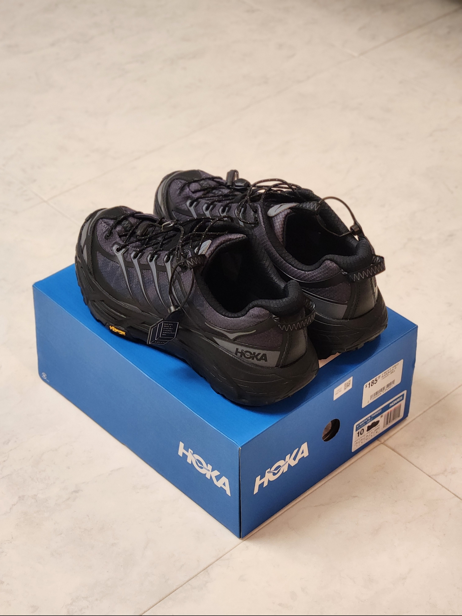 Hoka Mafate Three 2 Black 착용 스타일 - 1