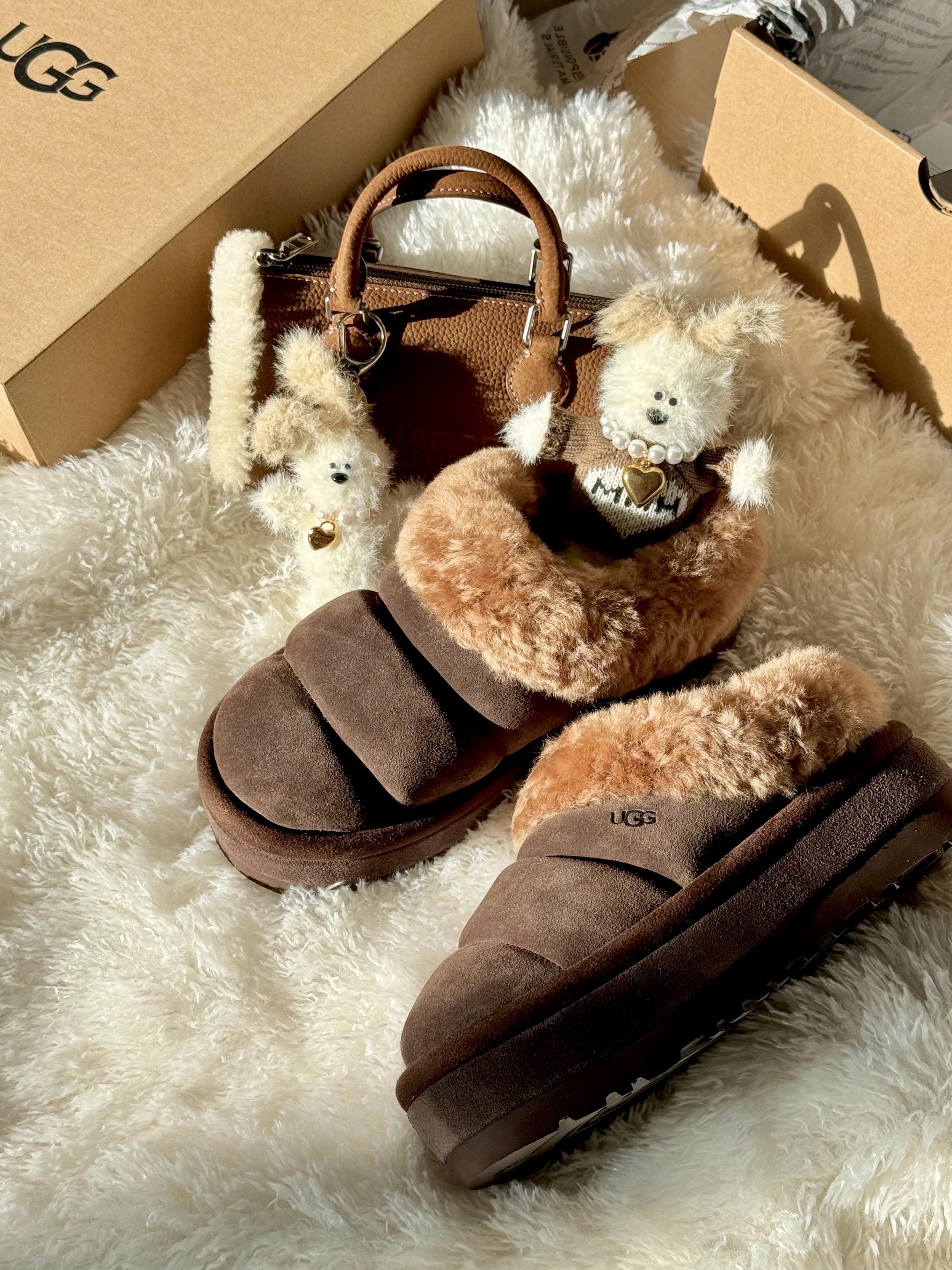 (W) UGG Tazzlita Hardwood, (W) UGG Tazzlita Chestnut 착용 스타일 - 6