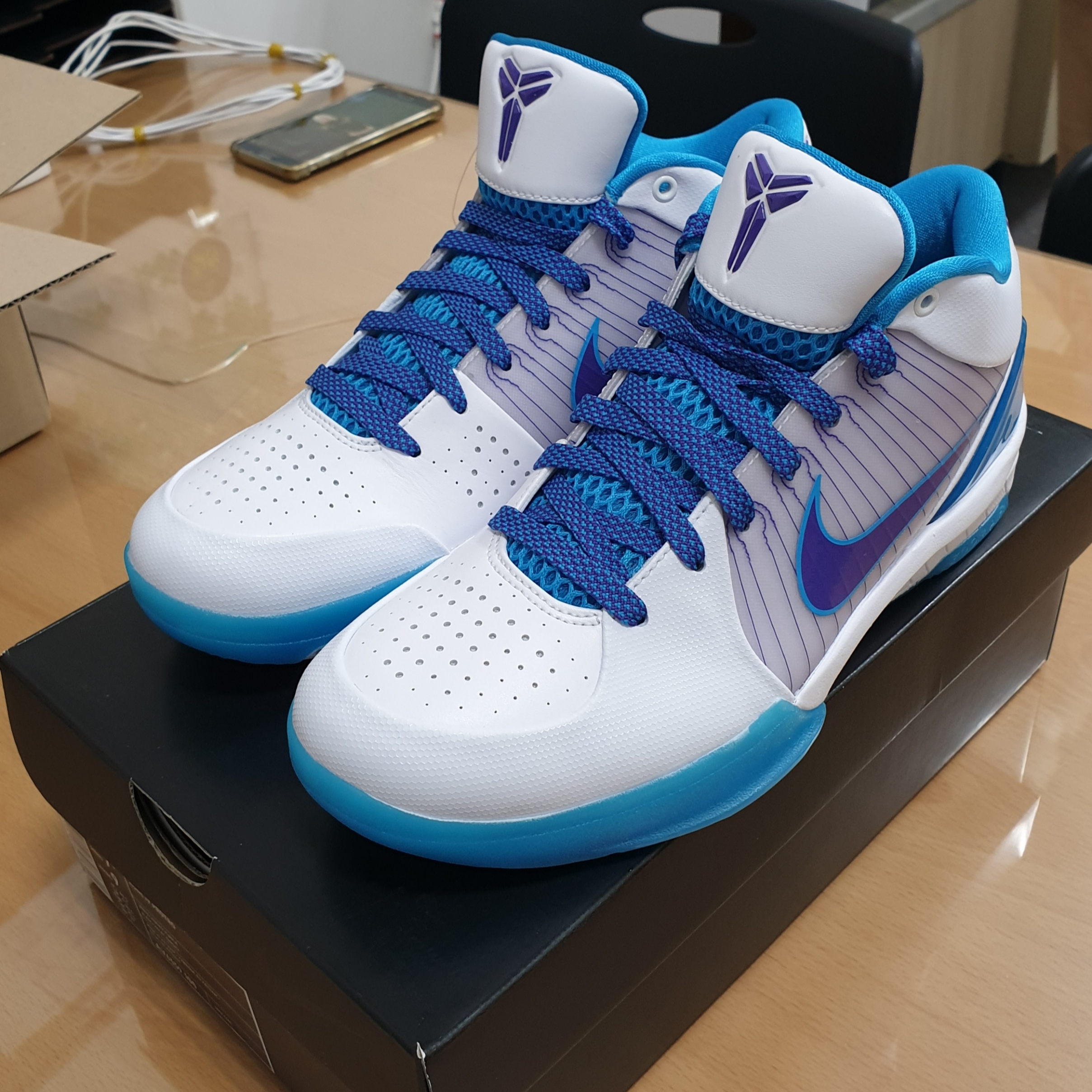 Nike Kobe 4 Protro Draft Day Hornets 착용 스타일 - 1