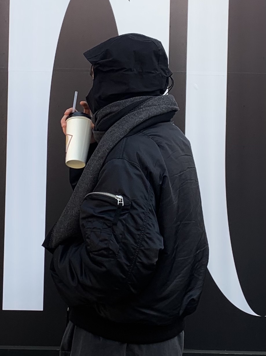 Etce Reversible Oversized Bomber Black, Etce Raptor Cargo Pants Black 착용 스타일 - 1