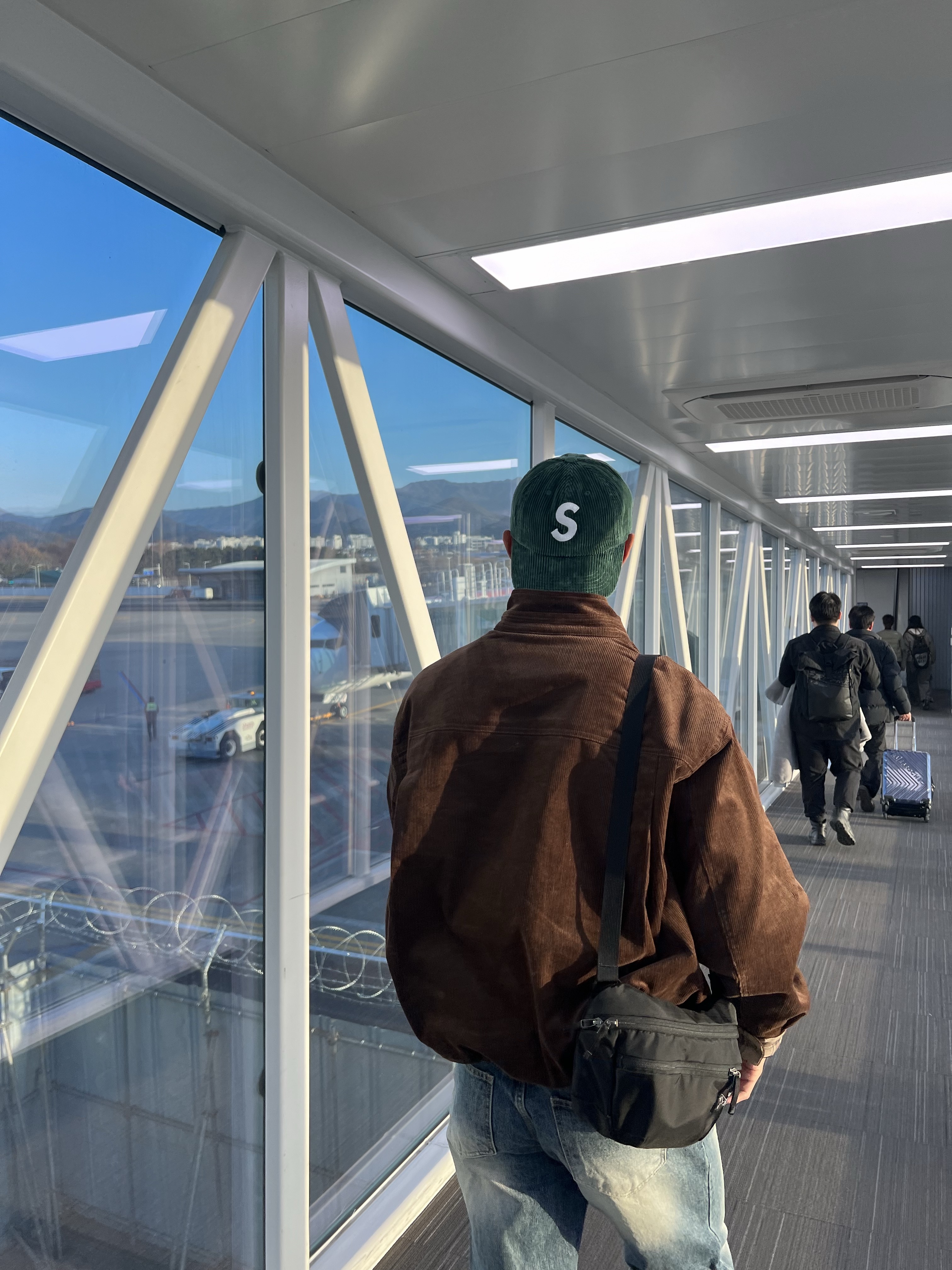 Supreme Corduroy S Logo 6-Panel Green - 23FW, Arc'teryx Mantis 1 Waistpack Black 착용 스타일 - 1