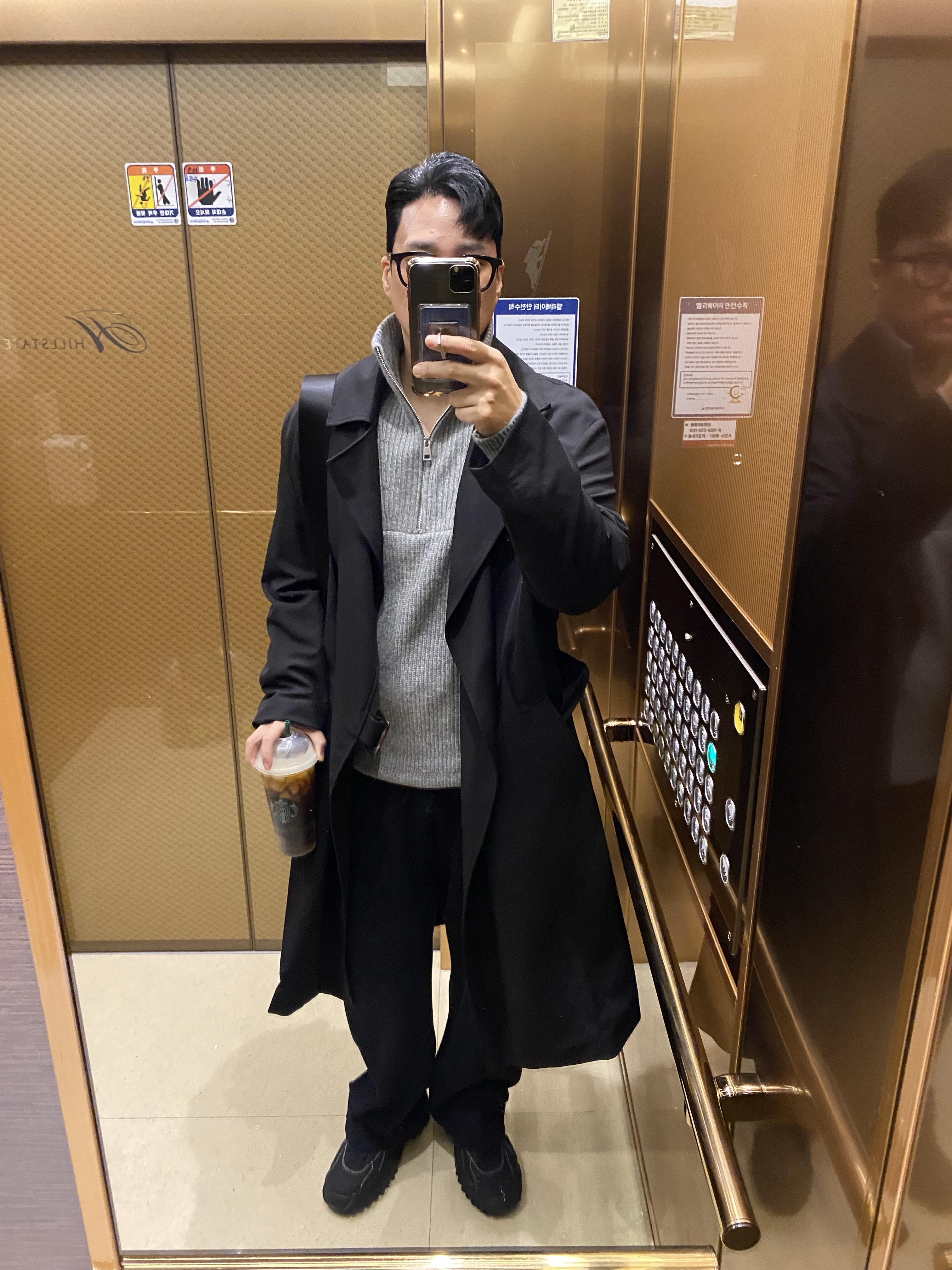 Oakley Factory Team x Brain Dead Chop Saw Black 착용 스타일