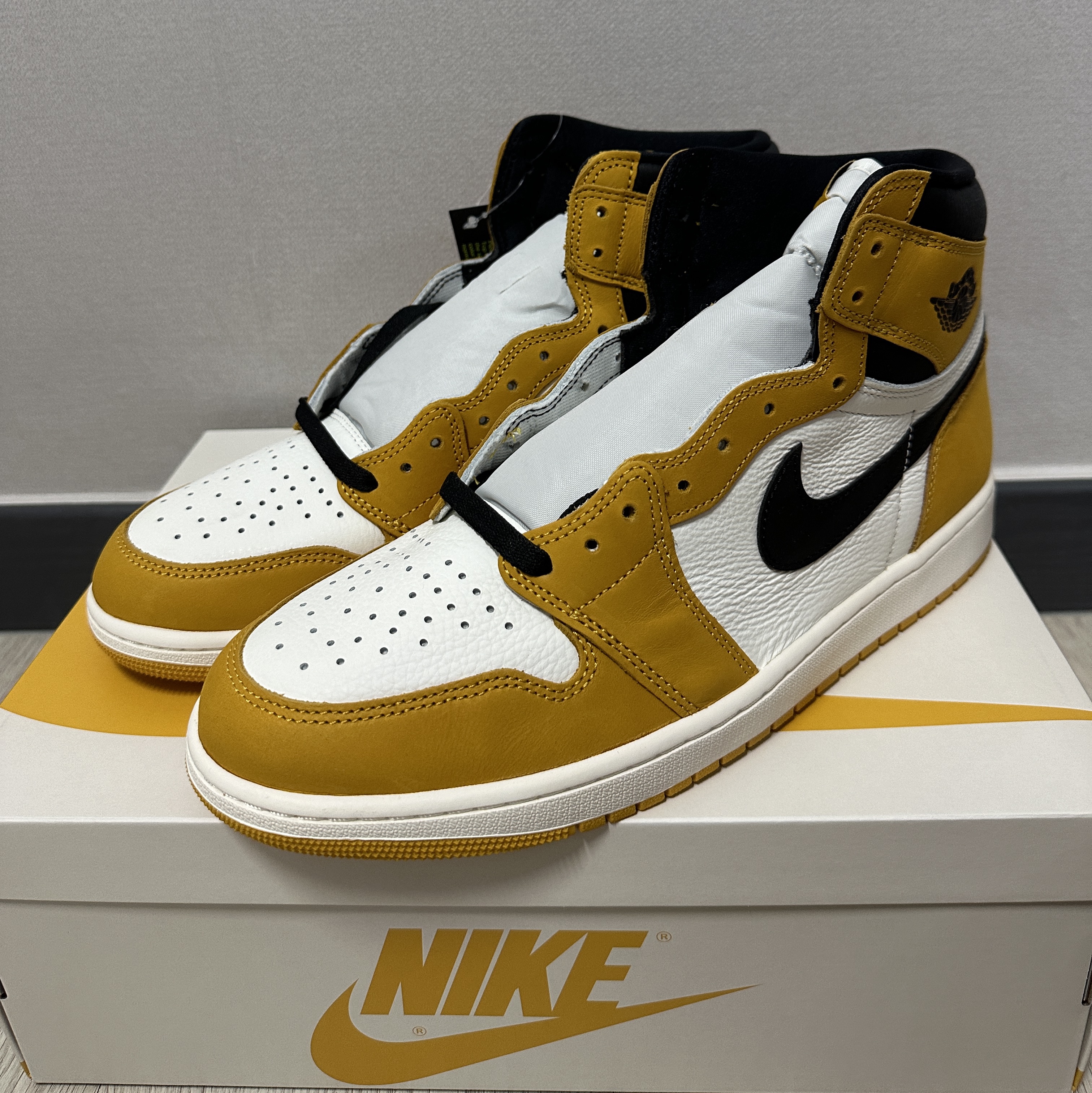 Jordan 1 Retro High OG Yellow Ochre 착용 스타일
