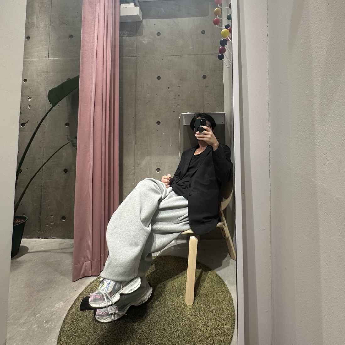Nike x Stussy NRG RA Fleece Pants Dark Grey Heather (DJ9490-063), Balenciaga 3XL Sneakers White Red Blue 착용 스타일 - 2