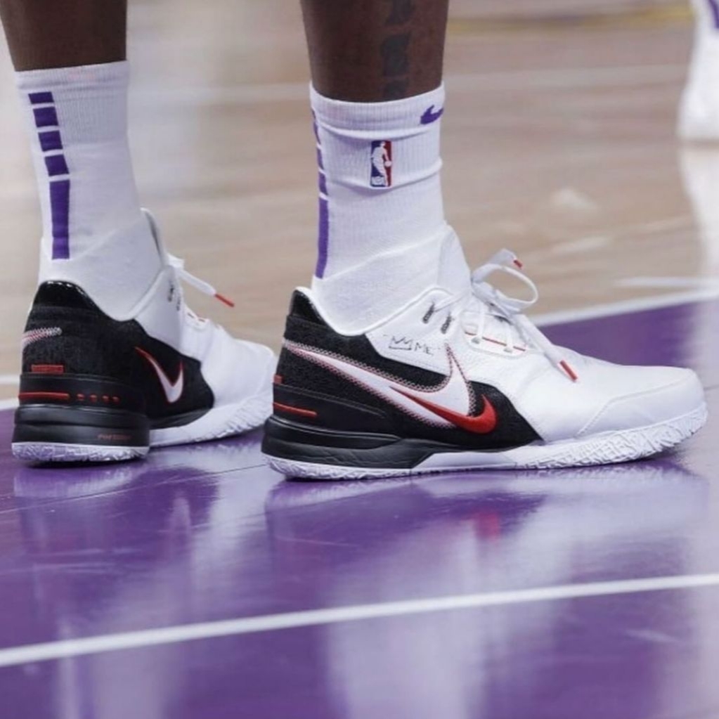 Nike LeBron NXXT Gen AMPD EP White University Red 착용 스타일 - 3