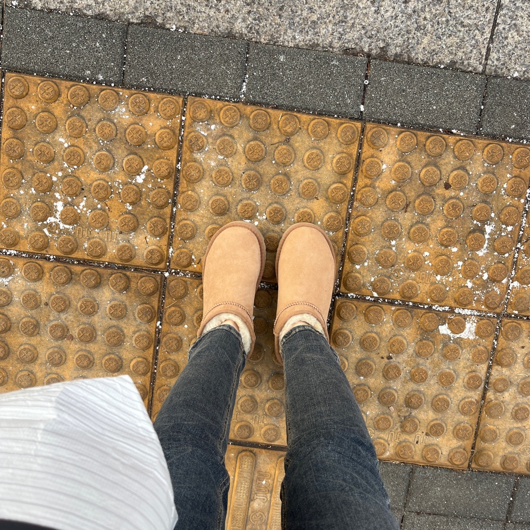 (W) UGG Classic Ultra Mini Boots Chestnut 착용 스타일