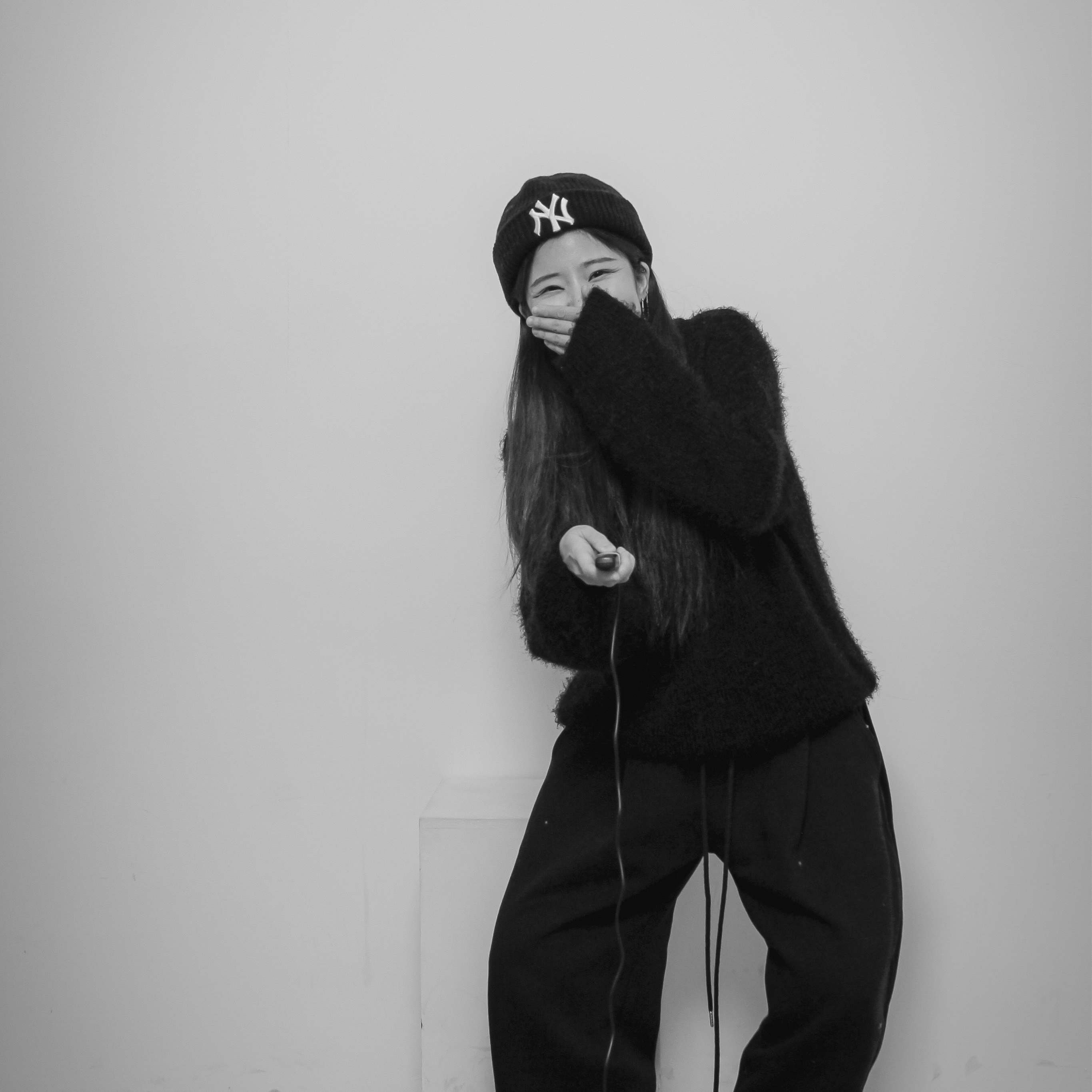 Undermycar Mu.03 Anti Fxxking Logo Play Oversized Sweat Jogger Black 착용 스타일 - 2
