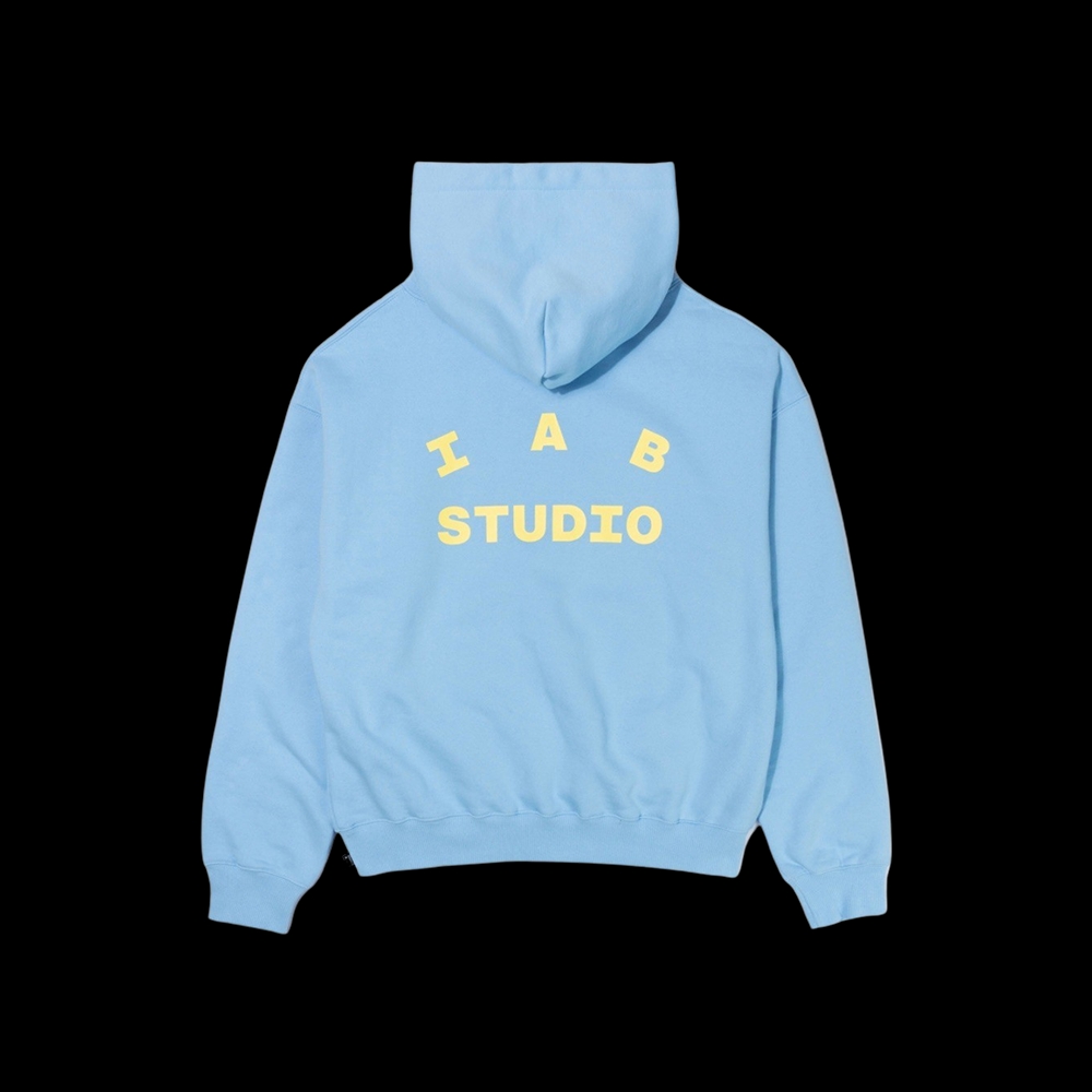 IAB Studio Hoodie Sky Blue Lemon 착용 스타일