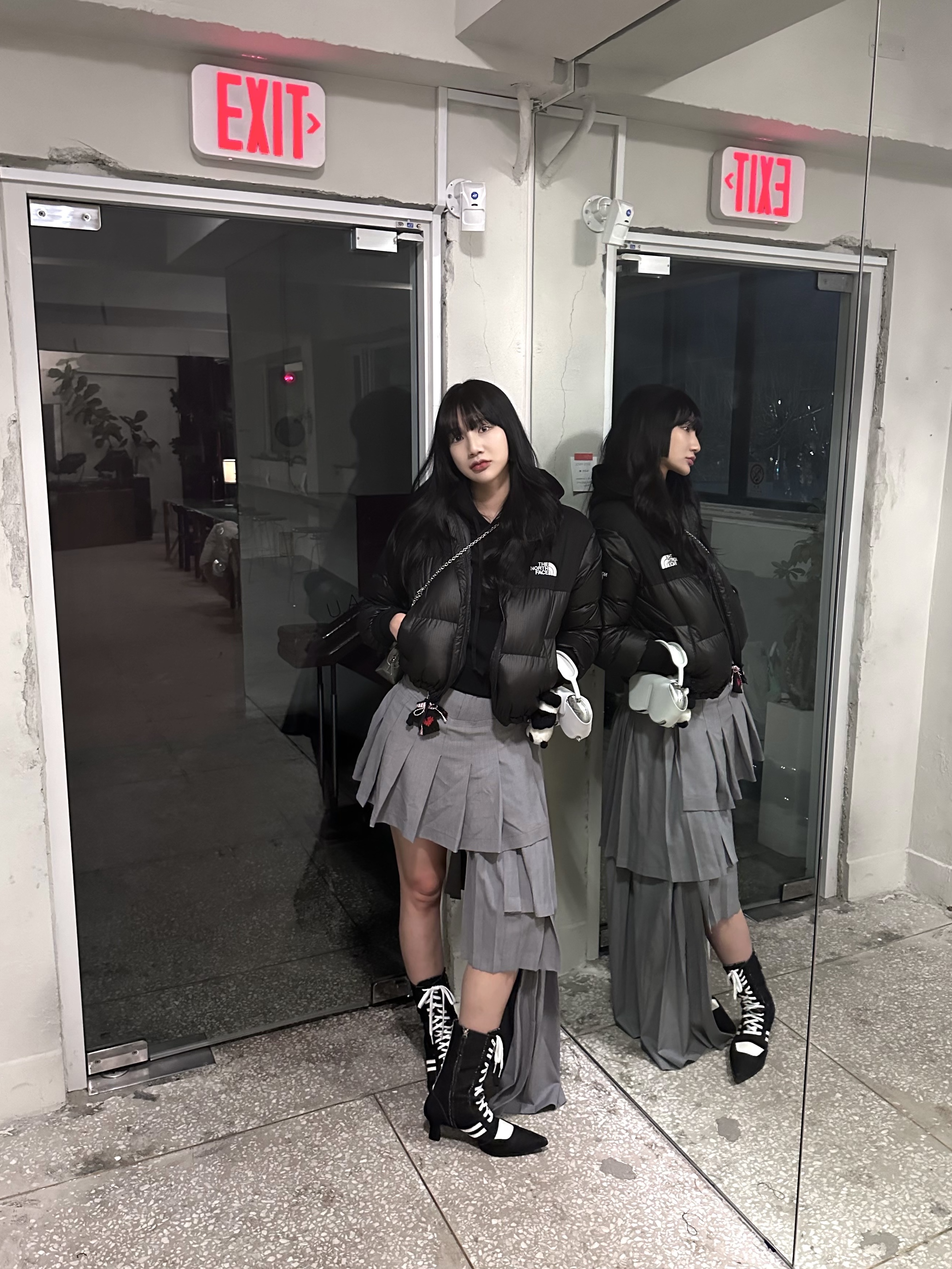 (W) The North Face White Label Novelty Nuptse Down Jacket Black 착용 스타일