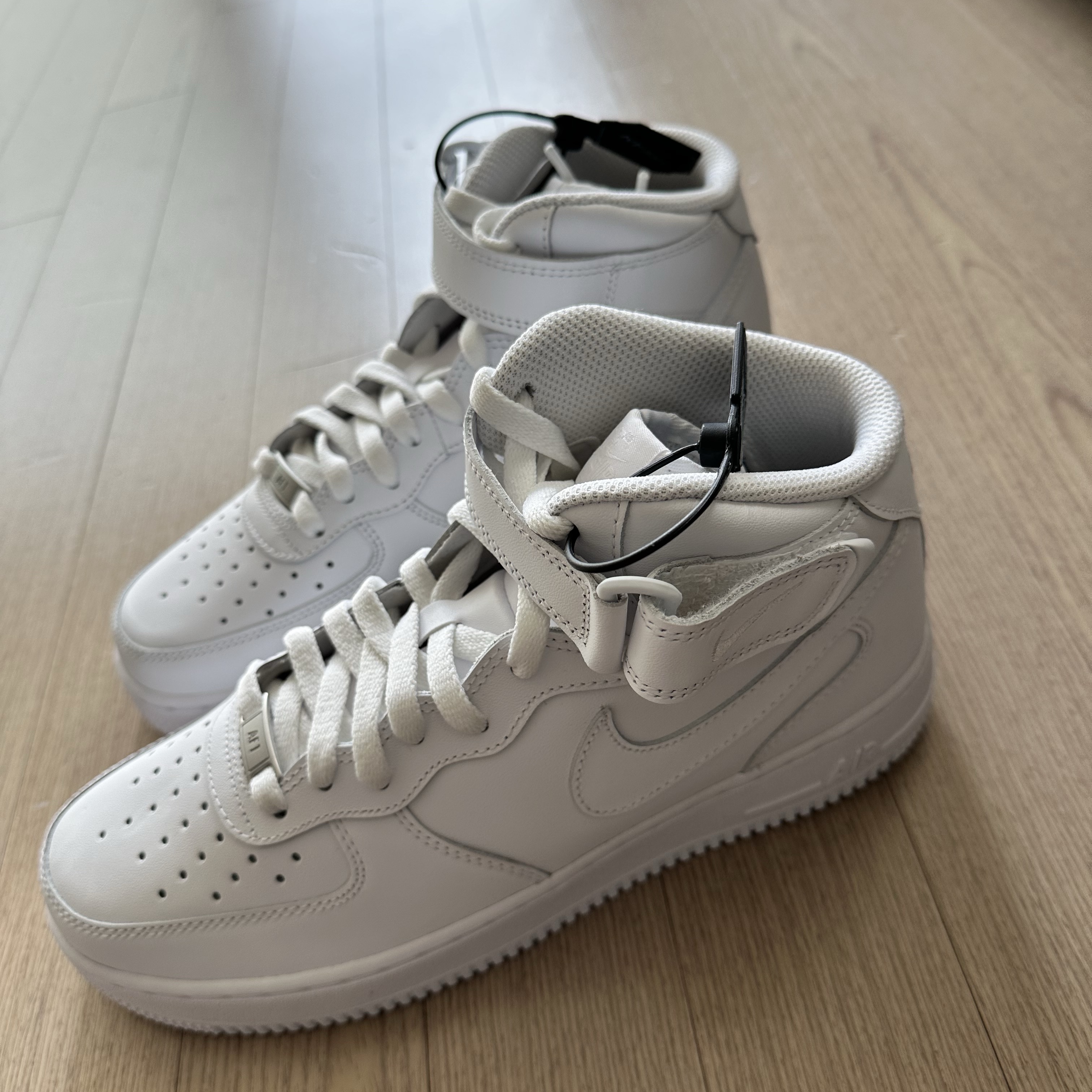 Nike Air Force 1 Mid '07 White 착용 스타일 - 2