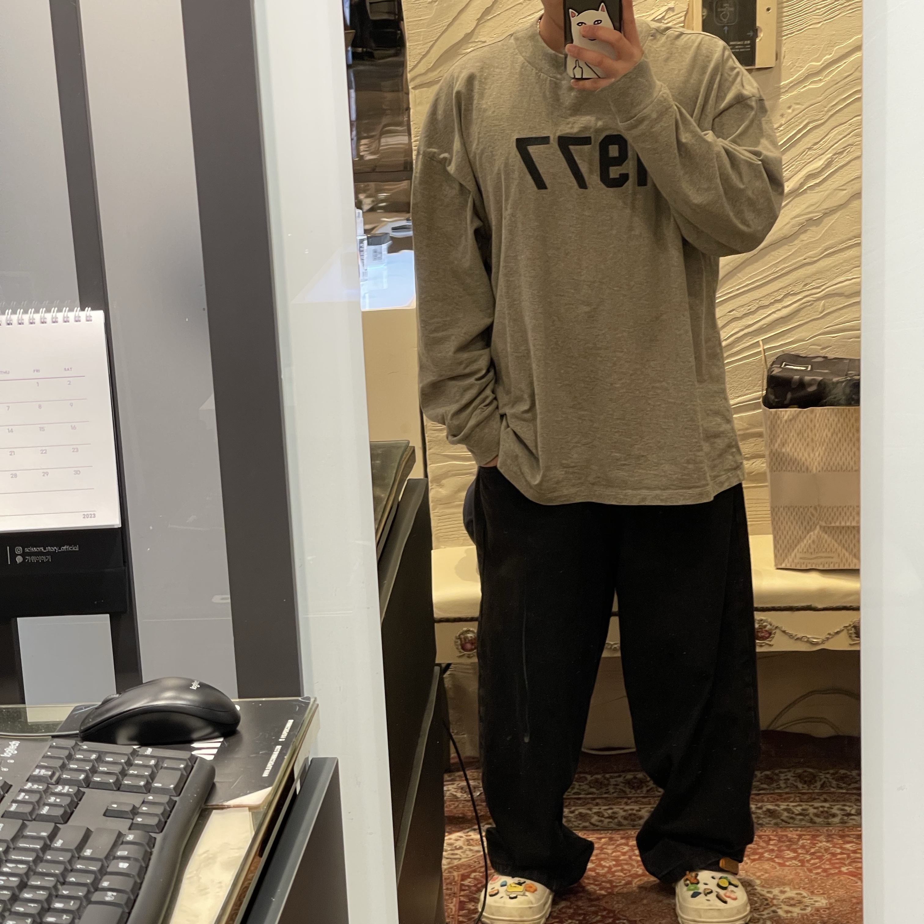 Essentials 1977 Long Sleeve T-Shirt Dark Oatmeal - 22SS, Crocs All Terrain Clog White Multi 착용 스타일 - 1