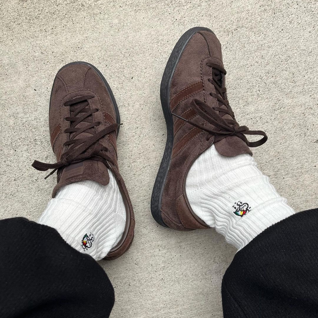 Adidas Tobacco Gruen Dark Brown 착용 스타일