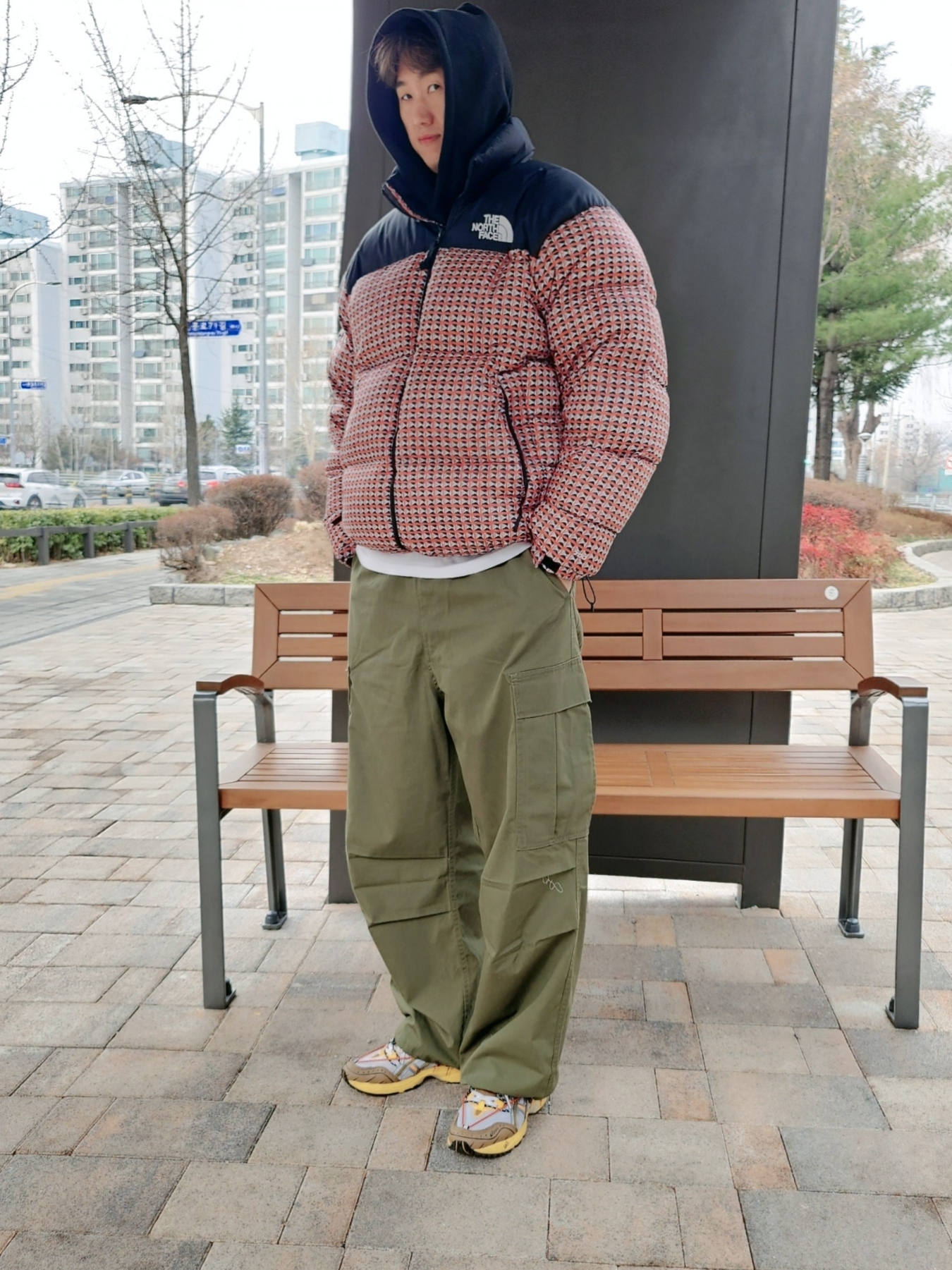 Supreme x The North Face Studded Nuptse Jacket Red - 21SS, Asics x Andersson Bell Gel-1090 White Orange 착용 스타일 - 2