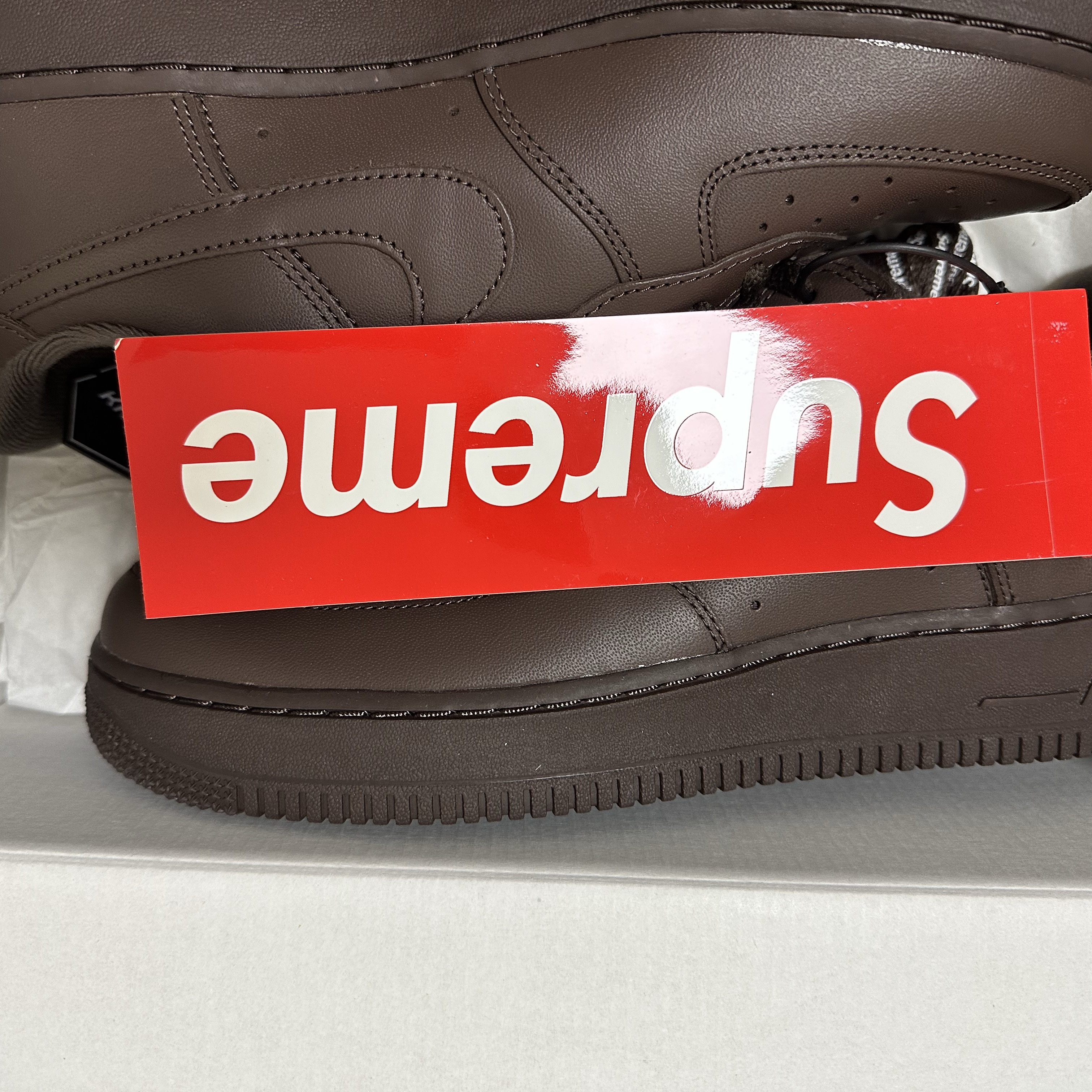 Nike x Supreme Air Force 1 Low Baroque Brown 착용 스타일 - 1