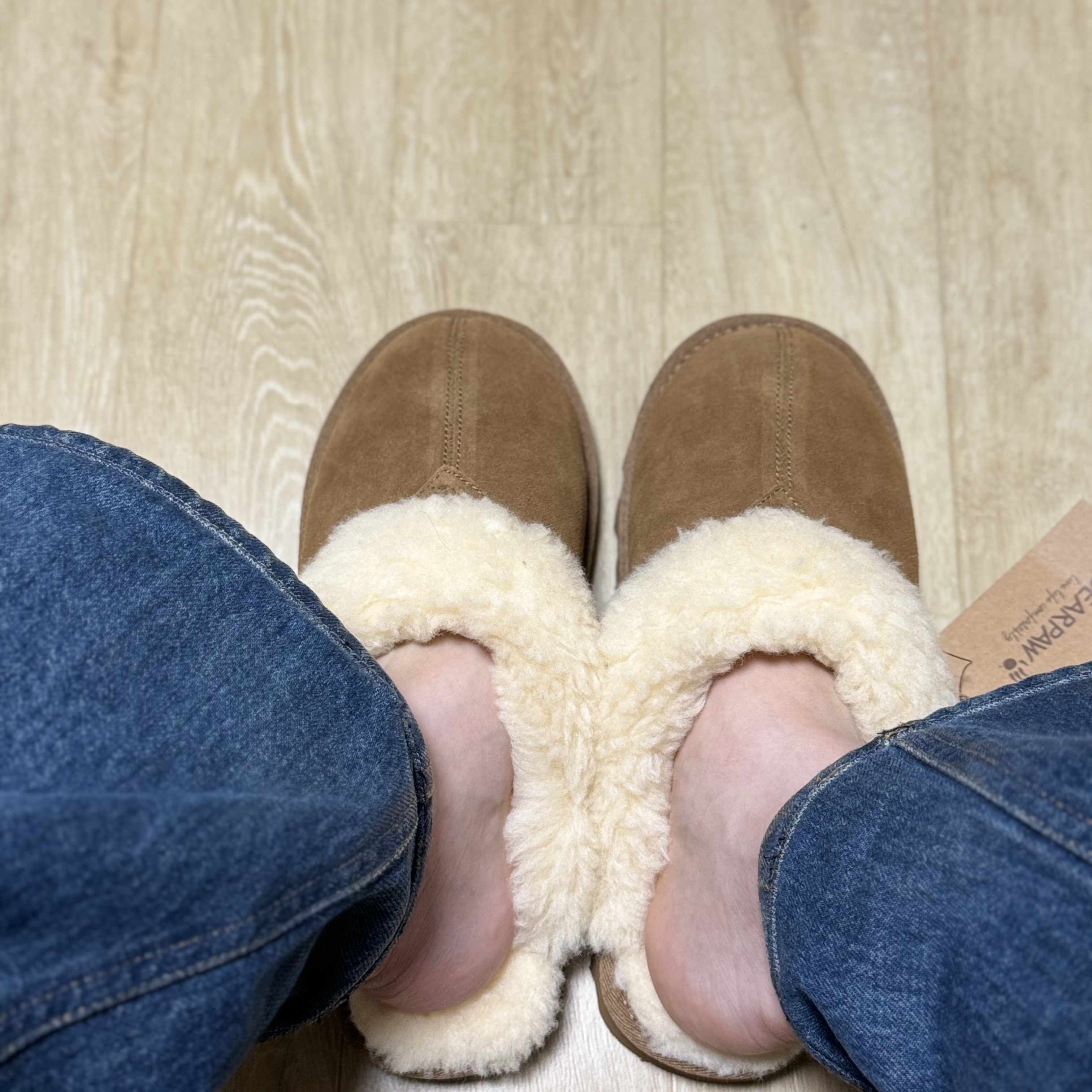 (W) UGG Scuffette II Slipper Chestnut 착용 스타일 - 2