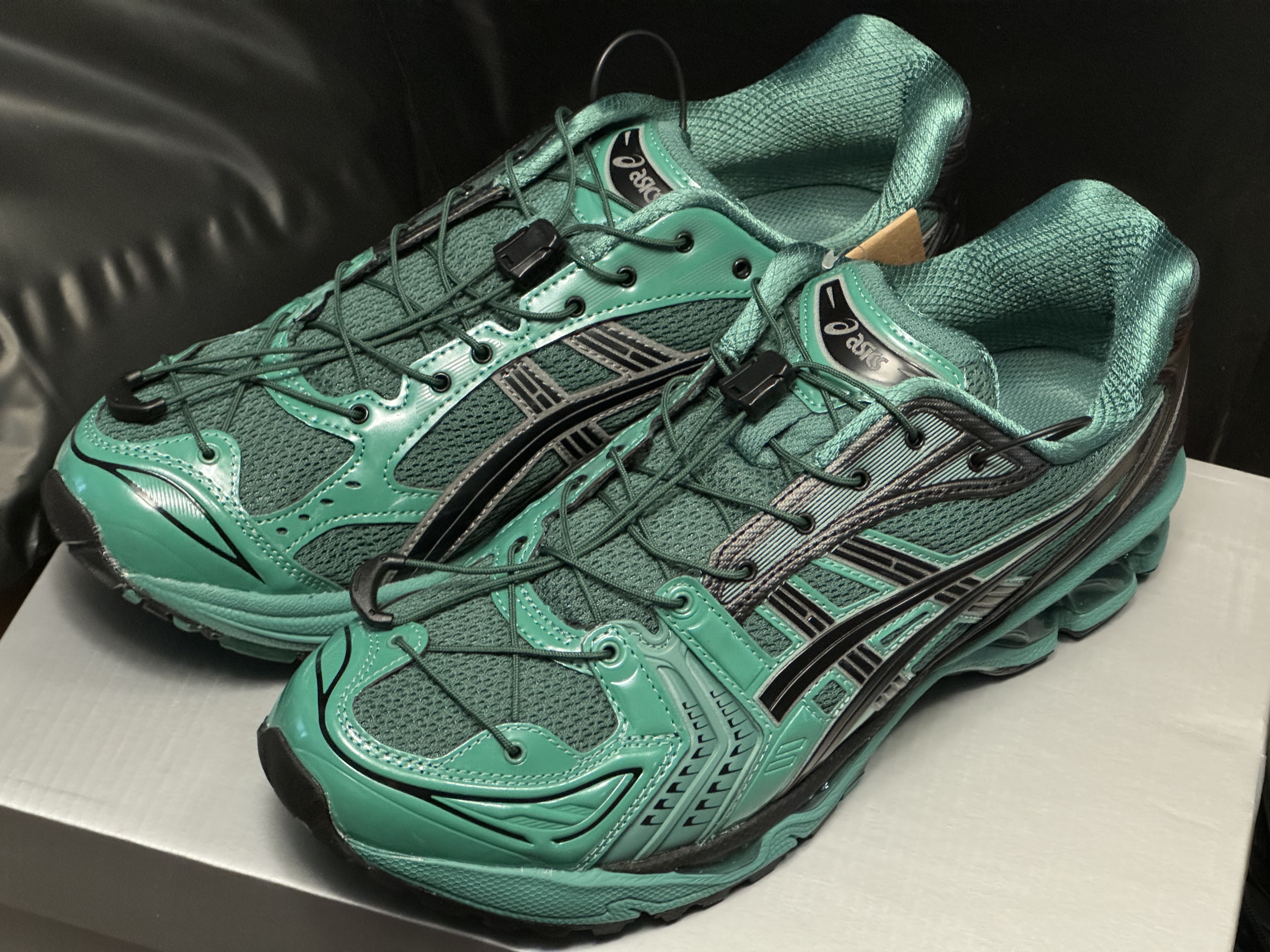 Asics x Unaffected Gel-Kayano 14 Uranus Green 착용 스타일