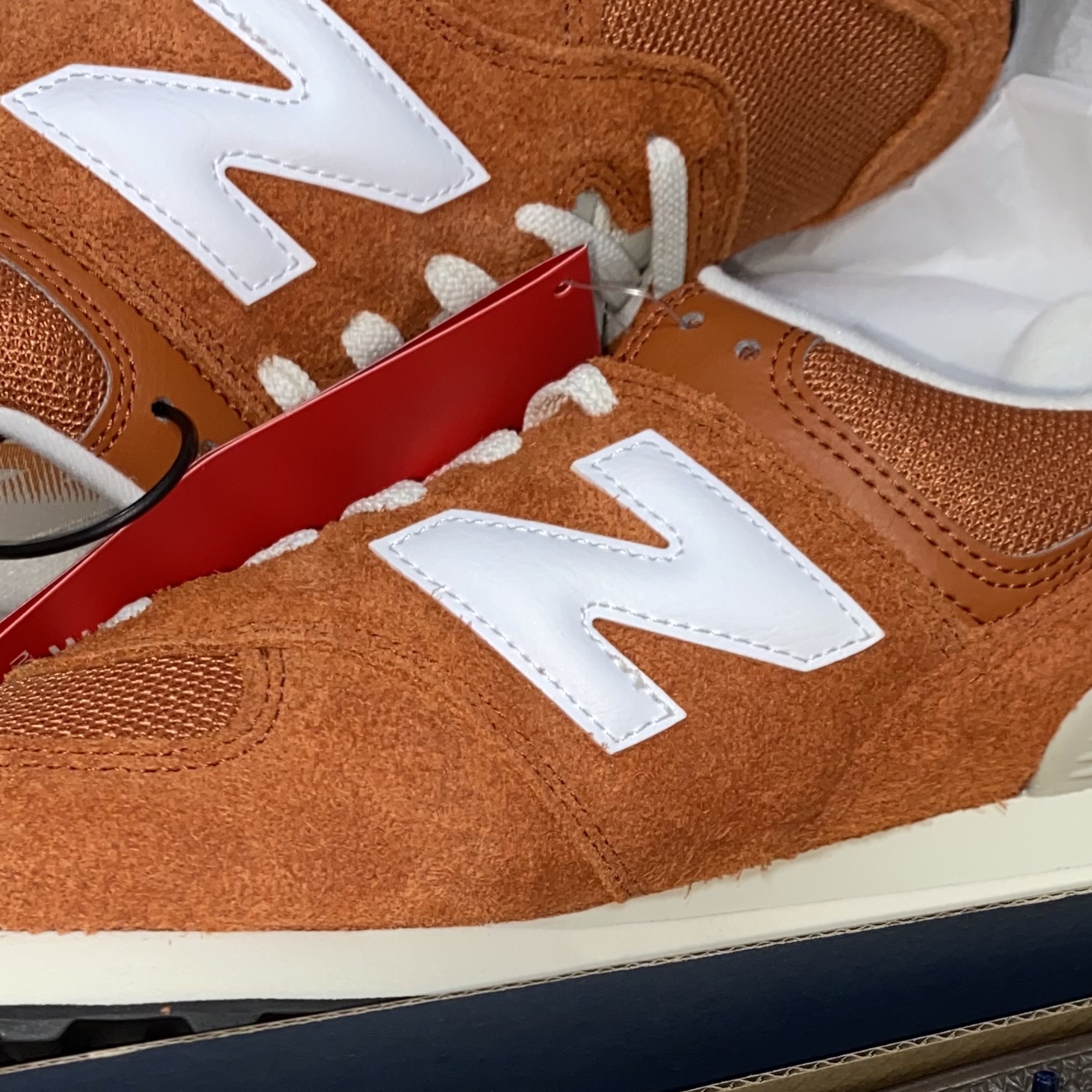 New Balance 574 Heritage Orange Burst White 착용 스타일